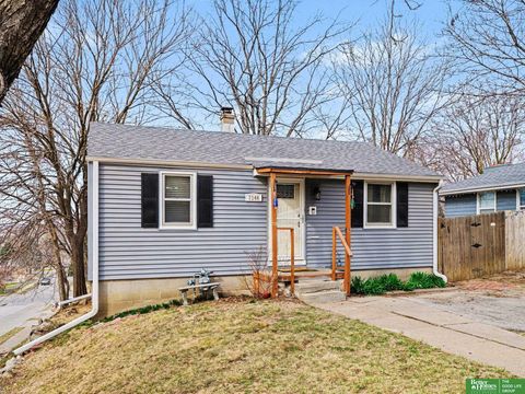 Photo of 2146 Polk Street, Omaha, NE 68107 (MLS # 22606922)
