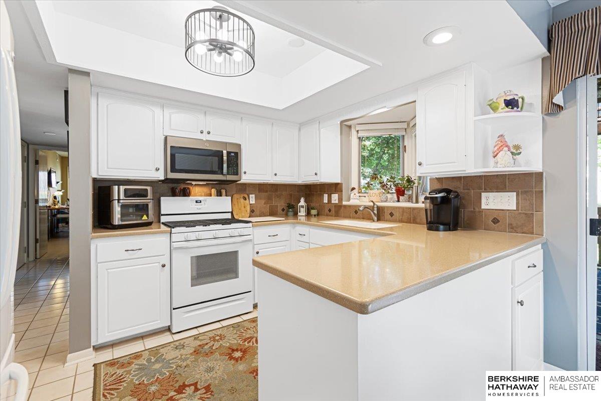 Omaha, Nebraska 68154, United States, 3 Bedrooms Bedrooms, ,2 BathroomsBathrooms,Residential,Pending,135820