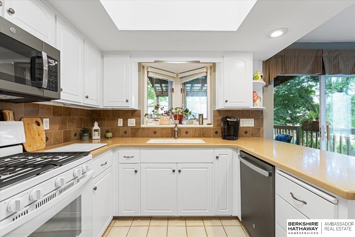 Omaha, Nebraska 68154, United States, 3 Bedrooms Bedrooms, ,2 BathroomsBathrooms,Residential,Pending,135820