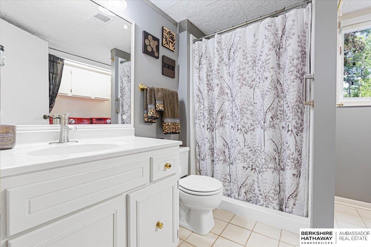 Omaha, Nebraska 68154, United States, 3 Bedrooms Bedrooms, ,2 BathroomsBathrooms,Residential,Pending,135820