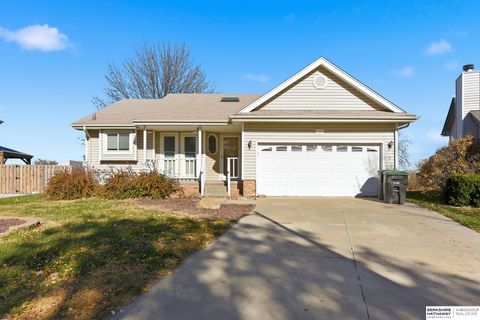 Photo of 13572 V Circle, Omaha, NE 68137 (MLS # 22532761)