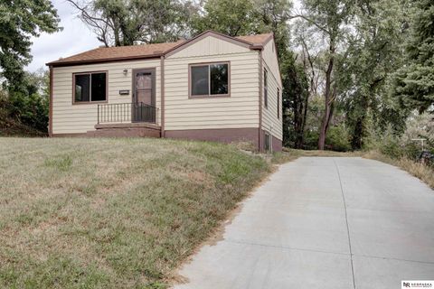 Photo of 4026 Camden Avenue, Omaha, NE 68111 (MLS # 22529105)