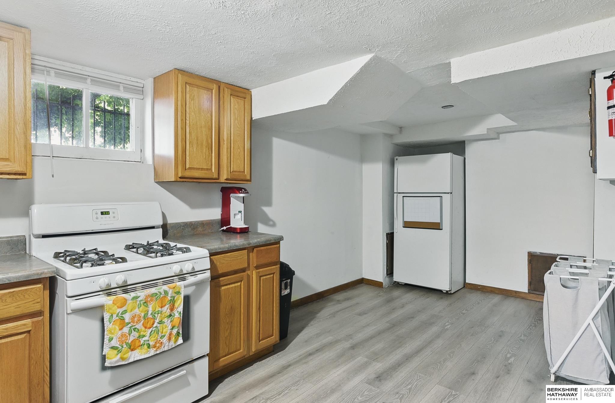 Omaha, Nebraska 68112, United States, 3 Bedrooms Bedrooms, ,2 BathroomsBathrooms,Residential,Pending,135902