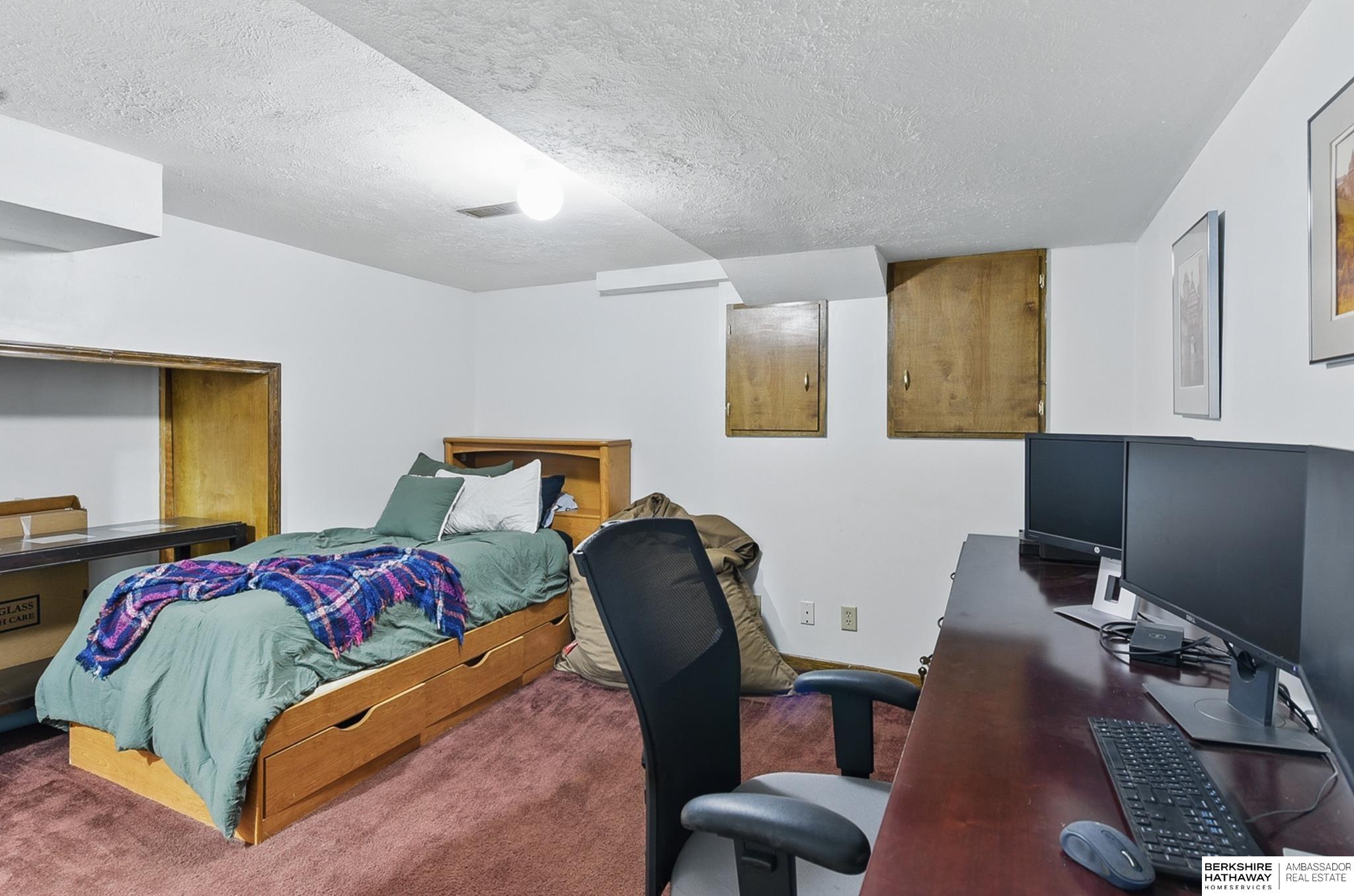 Omaha, Nebraska 68112, United States, 3 Bedrooms Bedrooms, ,2 BathroomsBathrooms,Residential,Pending,135902