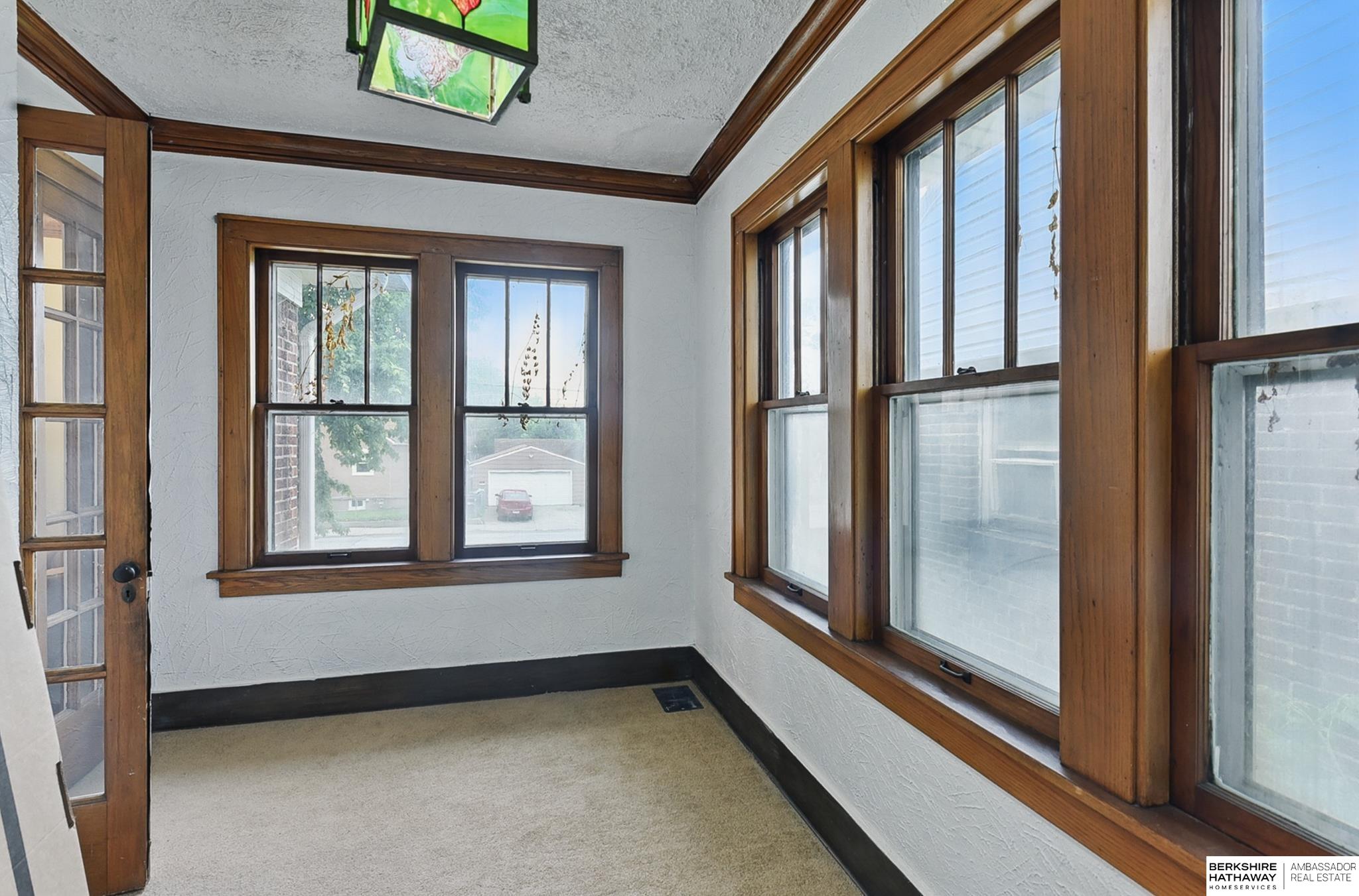 Omaha, Nebraska 68112, United States, 3 Bedrooms Bedrooms, ,2 BathroomsBathrooms,Residential,Pending,135902