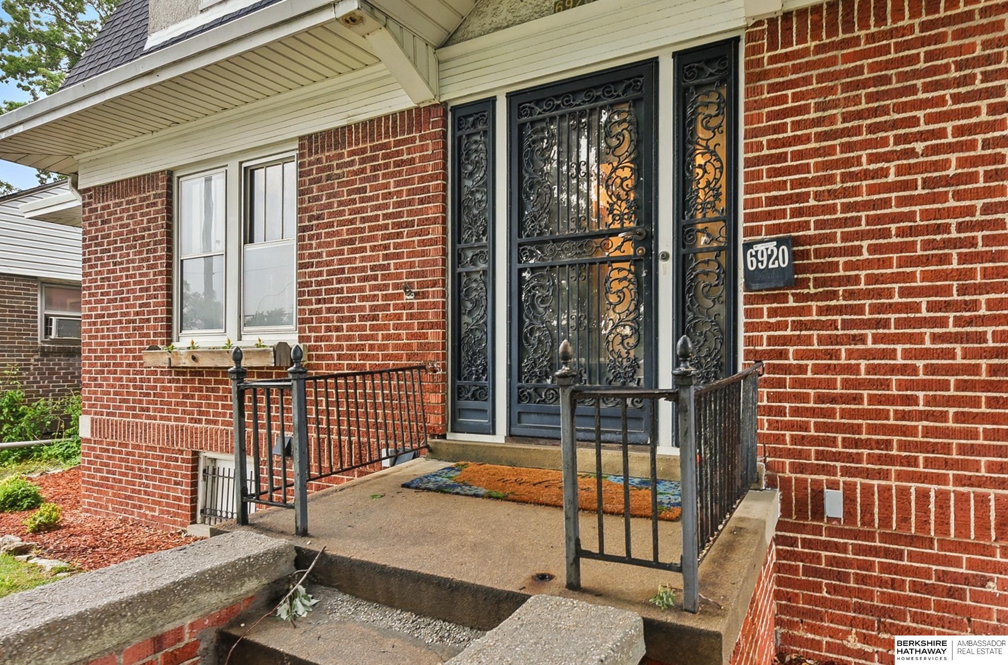 Omaha, Nebraska 68112, United States, 3 Bedrooms Bedrooms, ,2 BathroomsBathrooms,Residential,Pending,135902