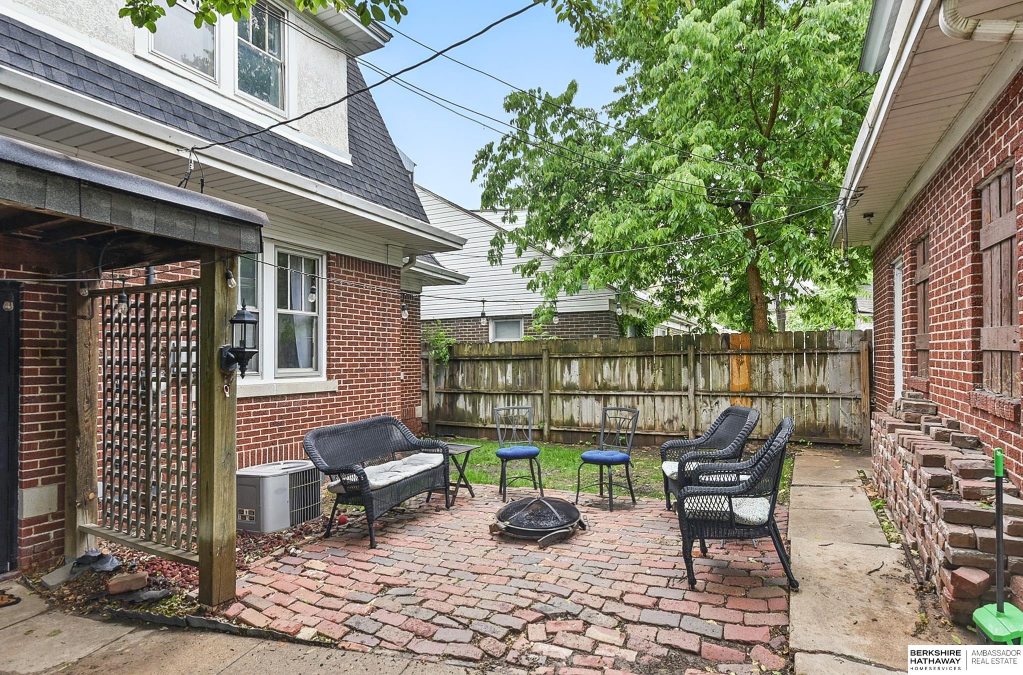 Omaha, Nebraska 68112, United States, 3 Bedrooms Bedrooms, ,2 BathroomsBathrooms,Residential,Pending,135902