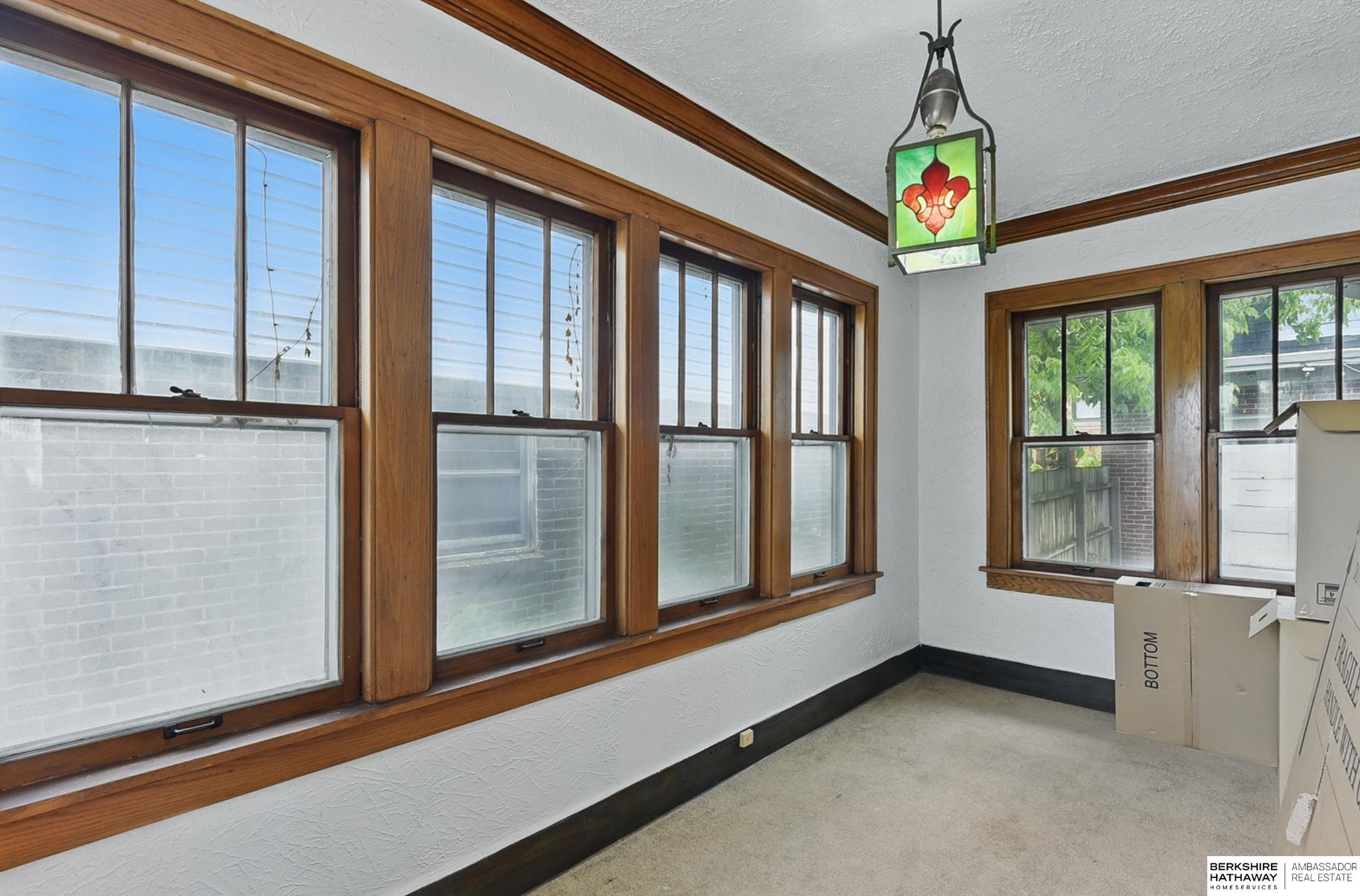 Omaha, Nebraska 68112, United States, 3 Bedrooms Bedrooms, ,2 BathroomsBathrooms,Residential,Pending,135902