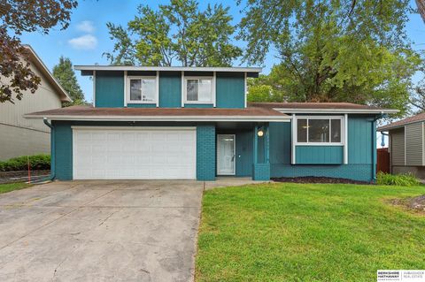 Photo of 12830 Emiline Street, Omaha, NE 68138 (MLS # 22533230)