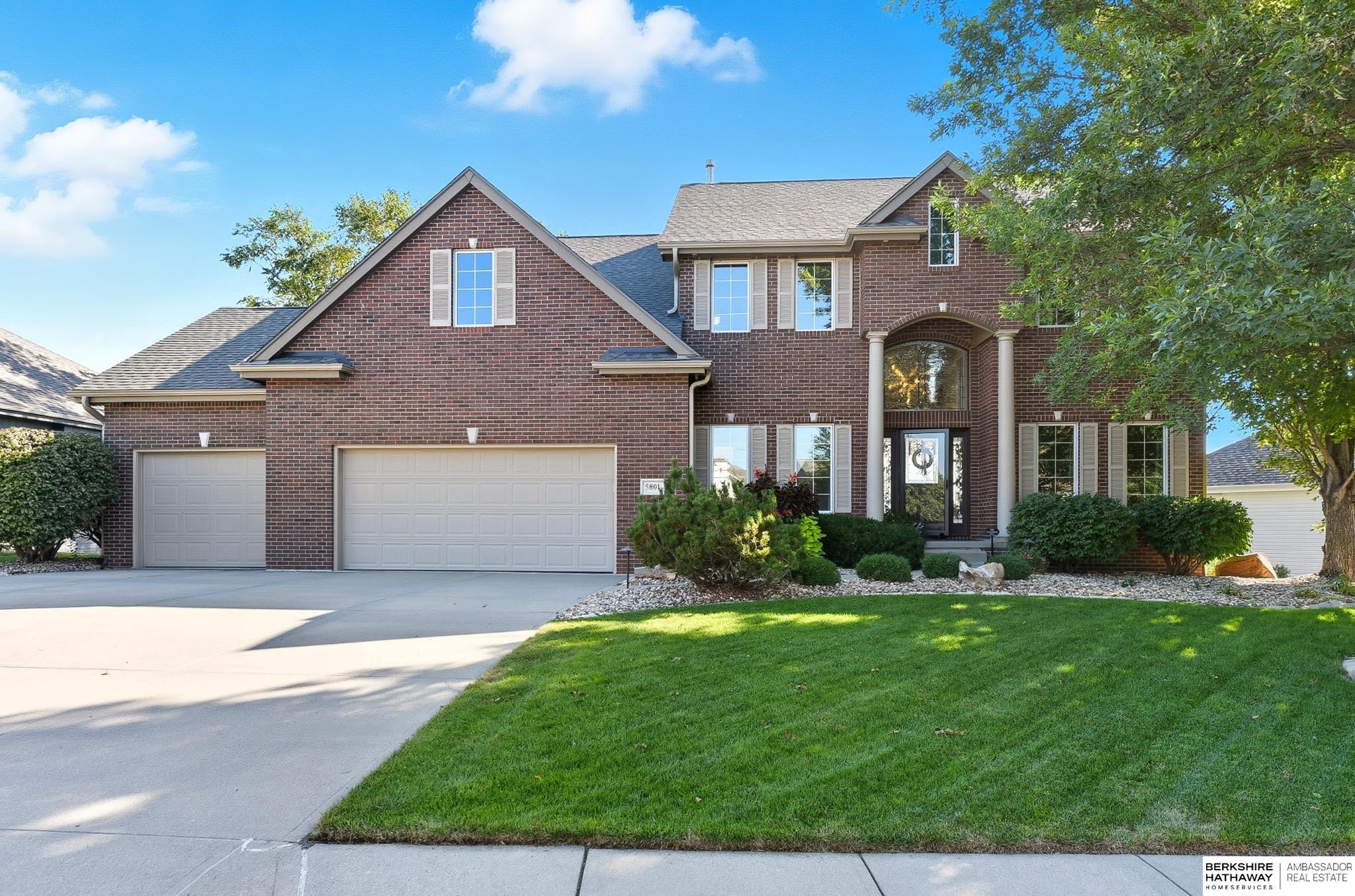 Omaha, Nebraska 68116, United States, 5 Bedrooms Bedrooms, ,4 BathroomsBathrooms,Residential,Active,213041