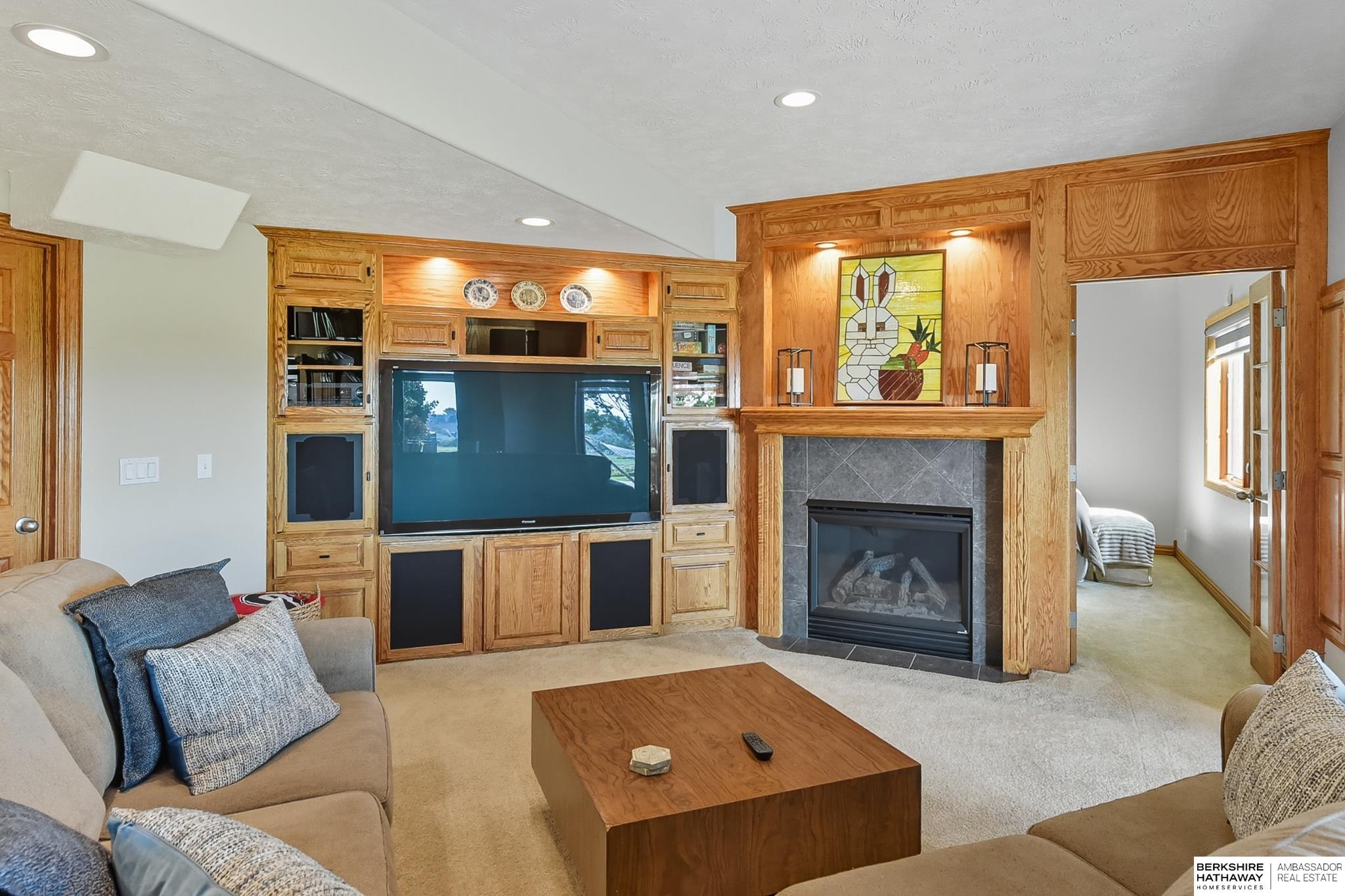 Omaha, Nebraska 68116, United States, 5 Bedrooms Bedrooms, ,4 BathroomsBathrooms,Residential,Active,213041