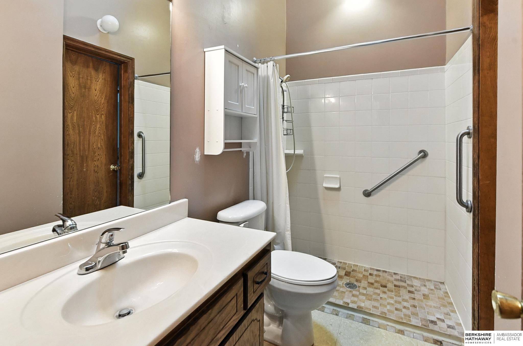 Omaha, Nebraska 68144, United States, 2 Bedrooms Bedrooms, ,2 BathroomsBathrooms,Residential,Active,203901