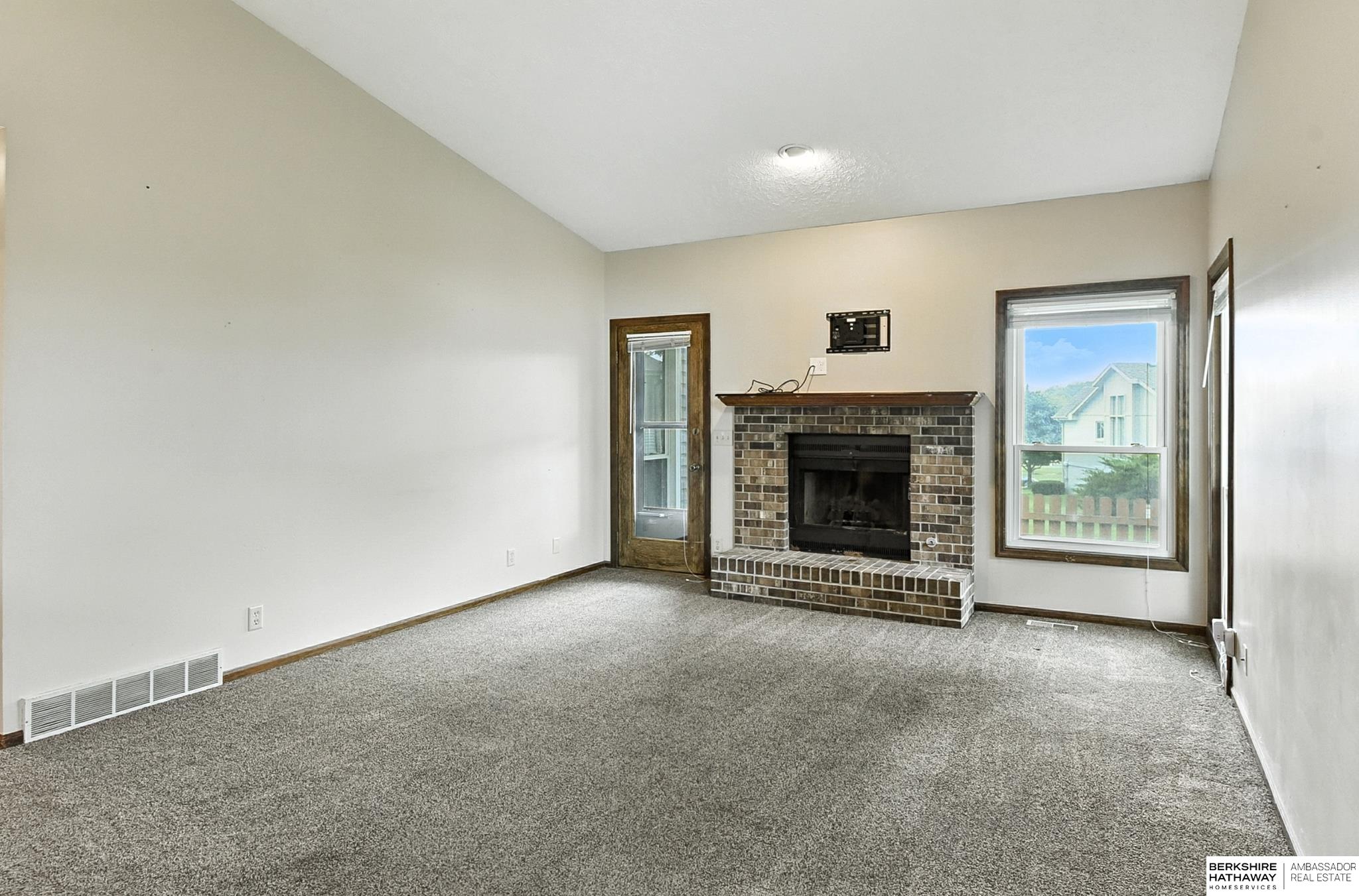 Omaha, Nebraska 68144, United States, 2 Bedrooms Bedrooms, ,2 BathroomsBathrooms,Residential,Active,203901