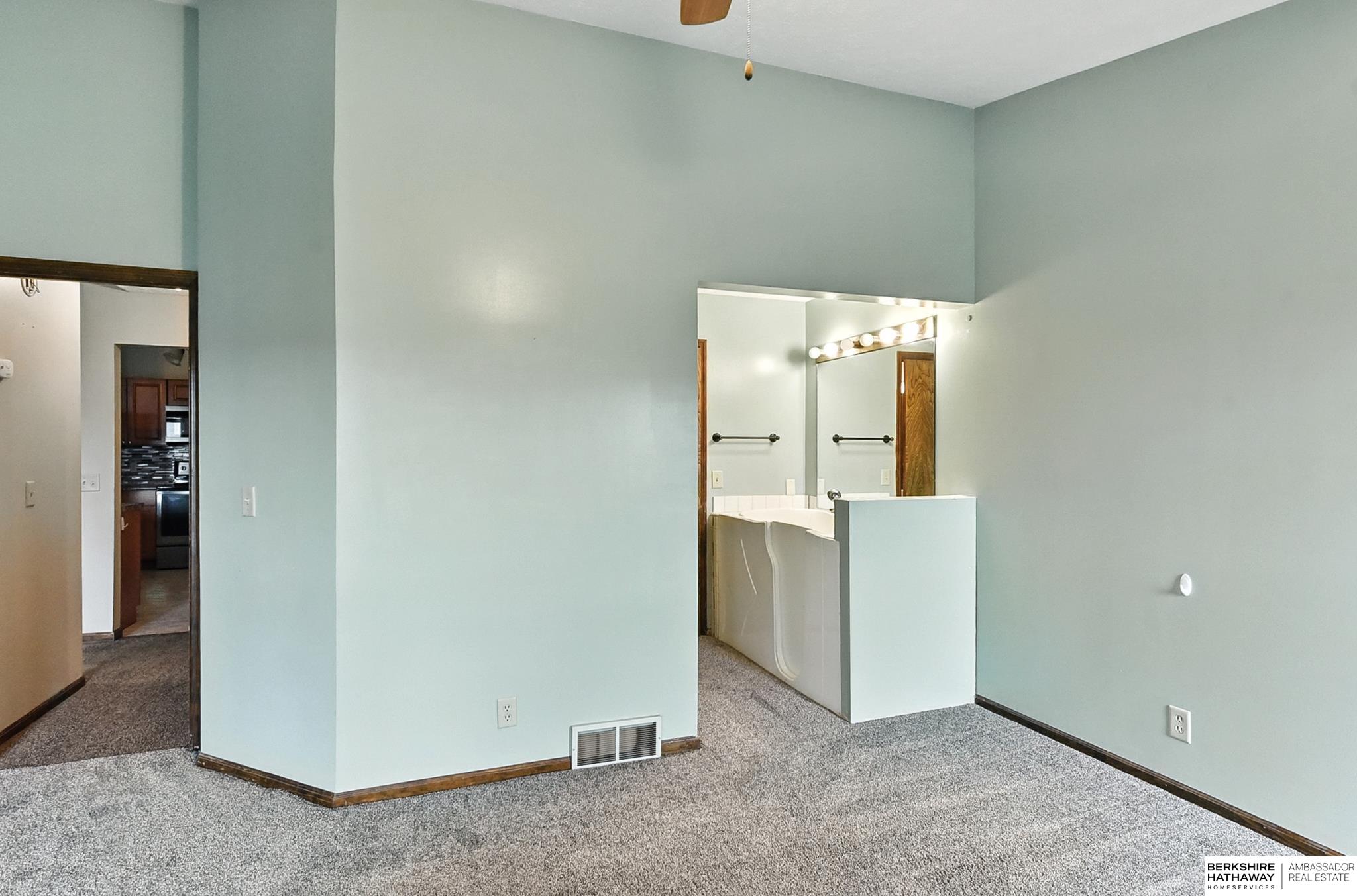 Omaha, Nebraska 68144, United States, 2 Bedrooms Bedrooms, ,2 BathroomsBathrooms,Residential,Active,203901