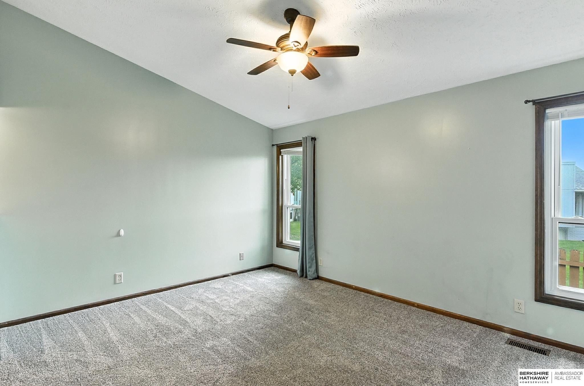 Omaha, Nebraska 68144, United States, 2 Bedrooms Bedrooms, ,2 BathroomsBathrooms,Residential,Active,203901