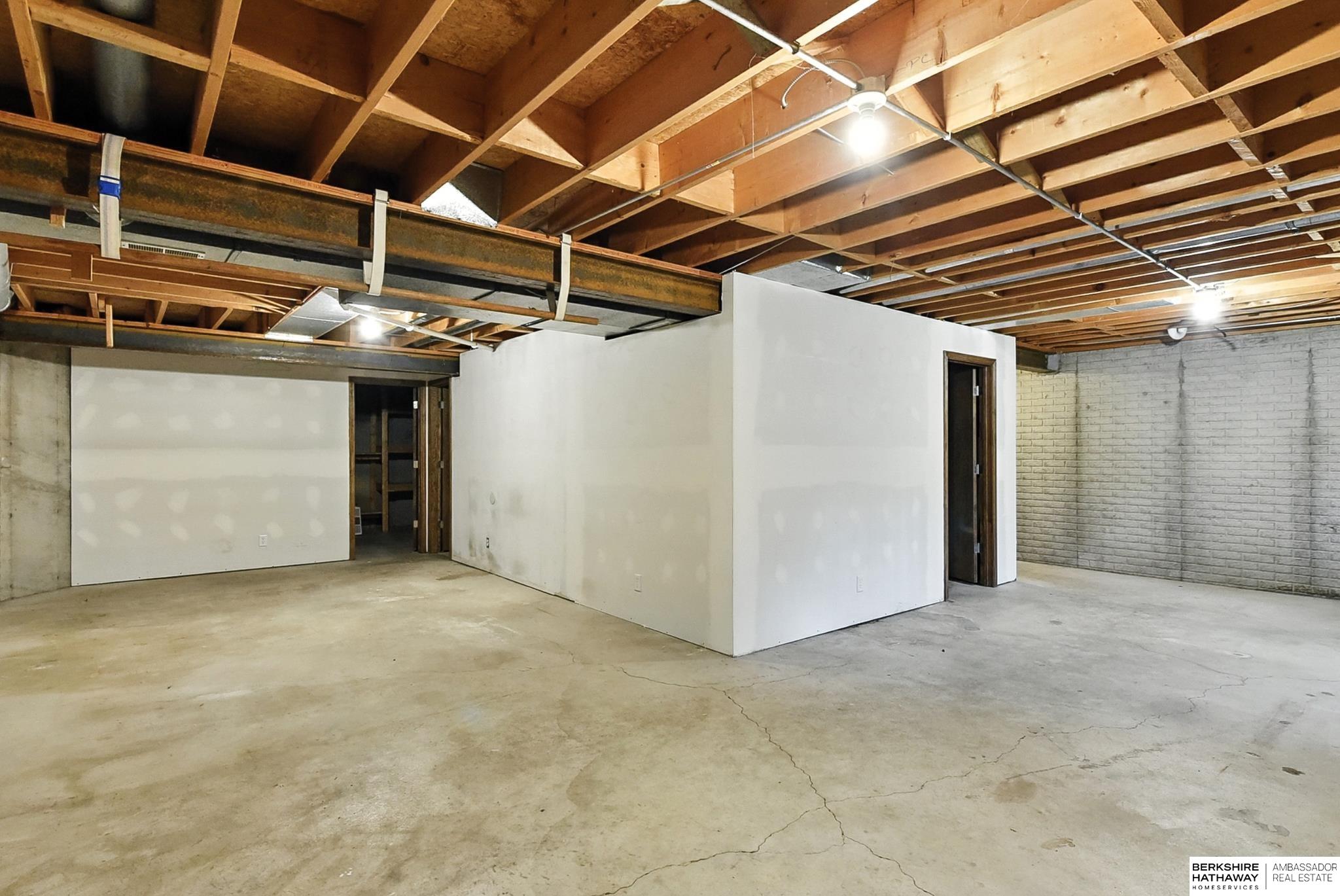 Omaha, Nebraska 68144, United States, 2 Bedrooms Bedrooms, ,2 BathroomsBathrooms,Residential,Active,203901