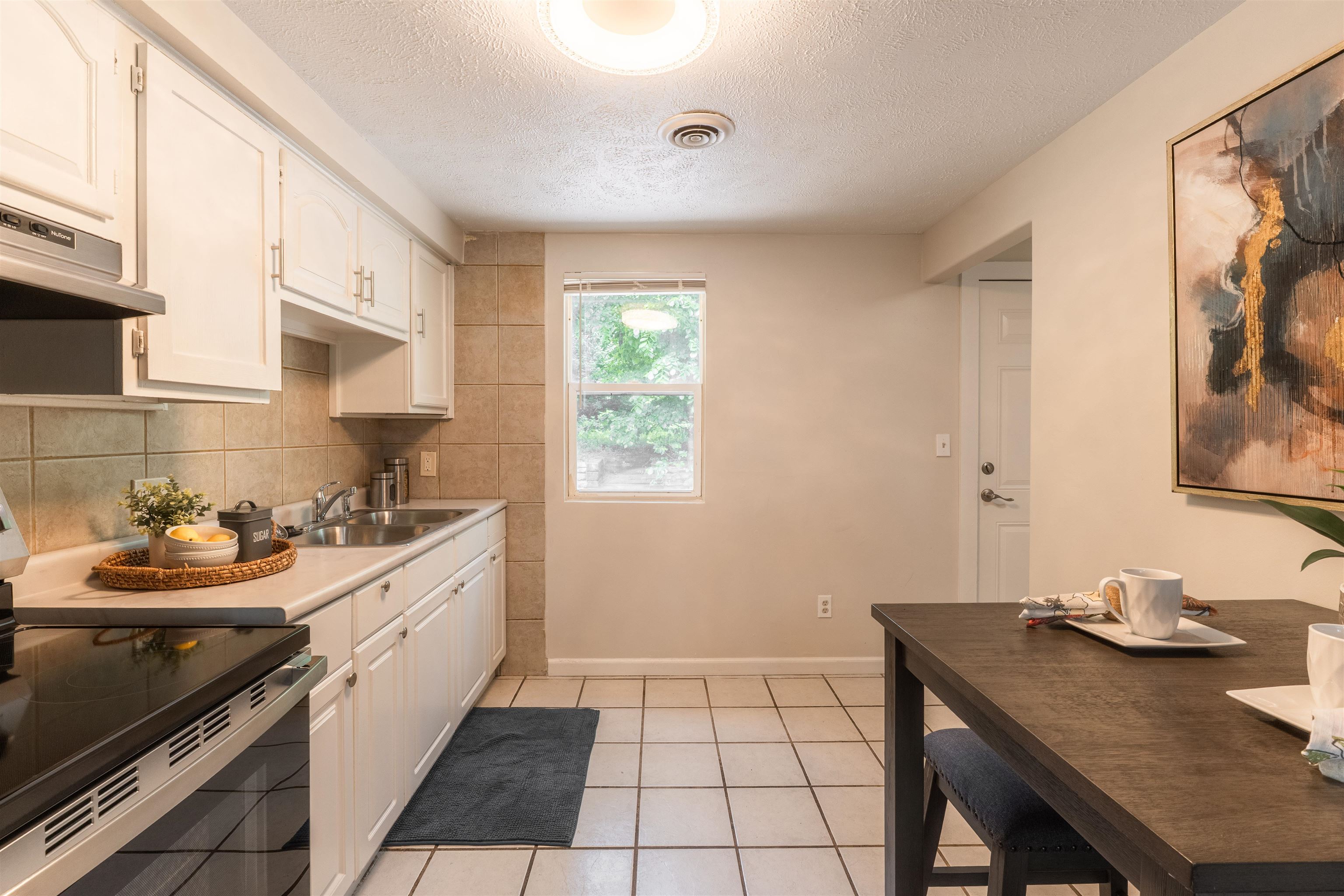 Omaha, Nebraska 68111, United States, 2 Bedrooms Bedrooms, ,1 BathroomBathrooms,Residential,Pending,162806