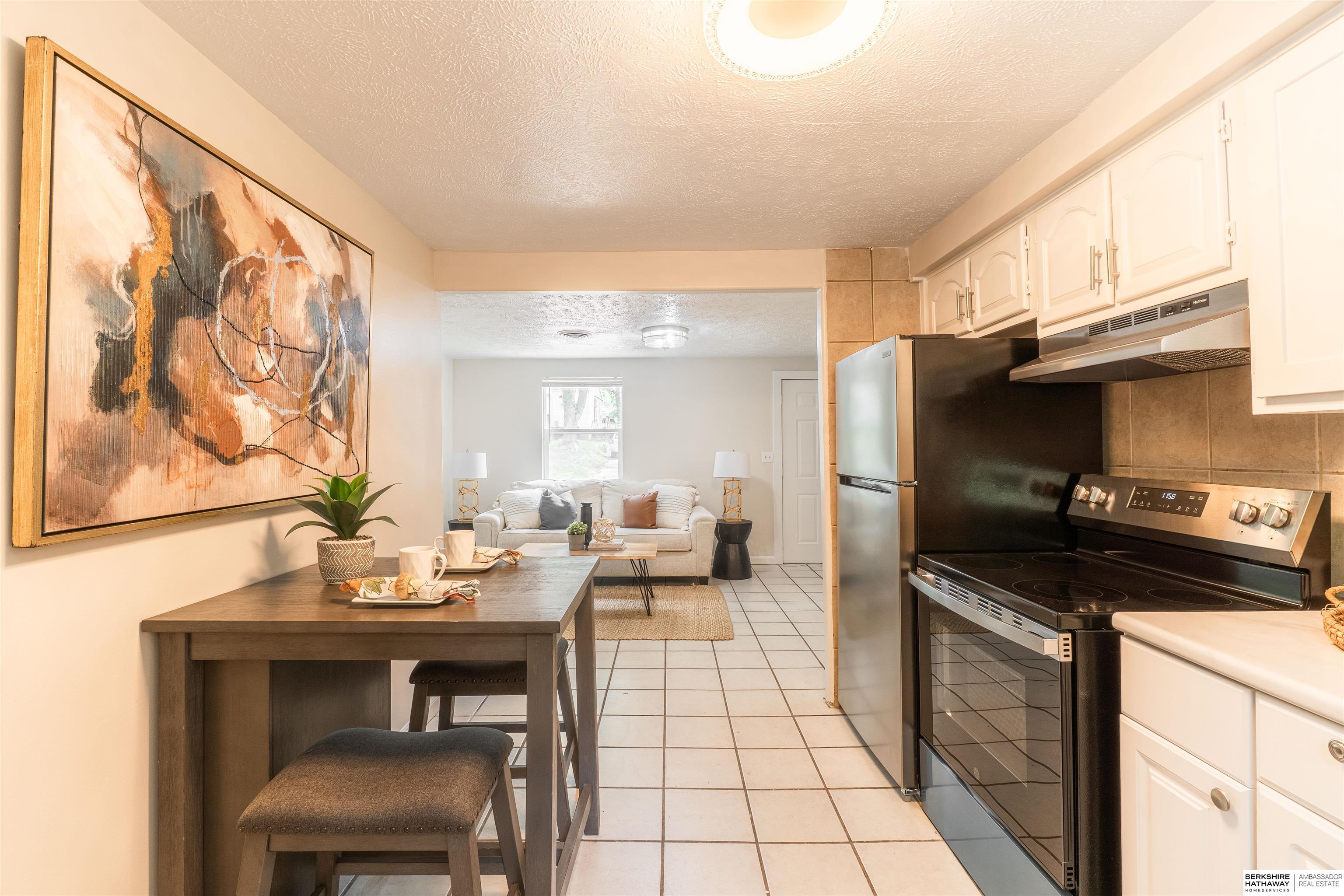 Omaha, Nebraska 68111, United States, 2 Bedrooms Bedrooms, ,1 BathroomBathrooms,Residential,Pending,162806