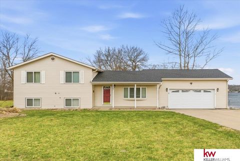 Photo of 2507 Cambridge Drive, Plattsmouth, NE 68048 (MLS # 22608181)