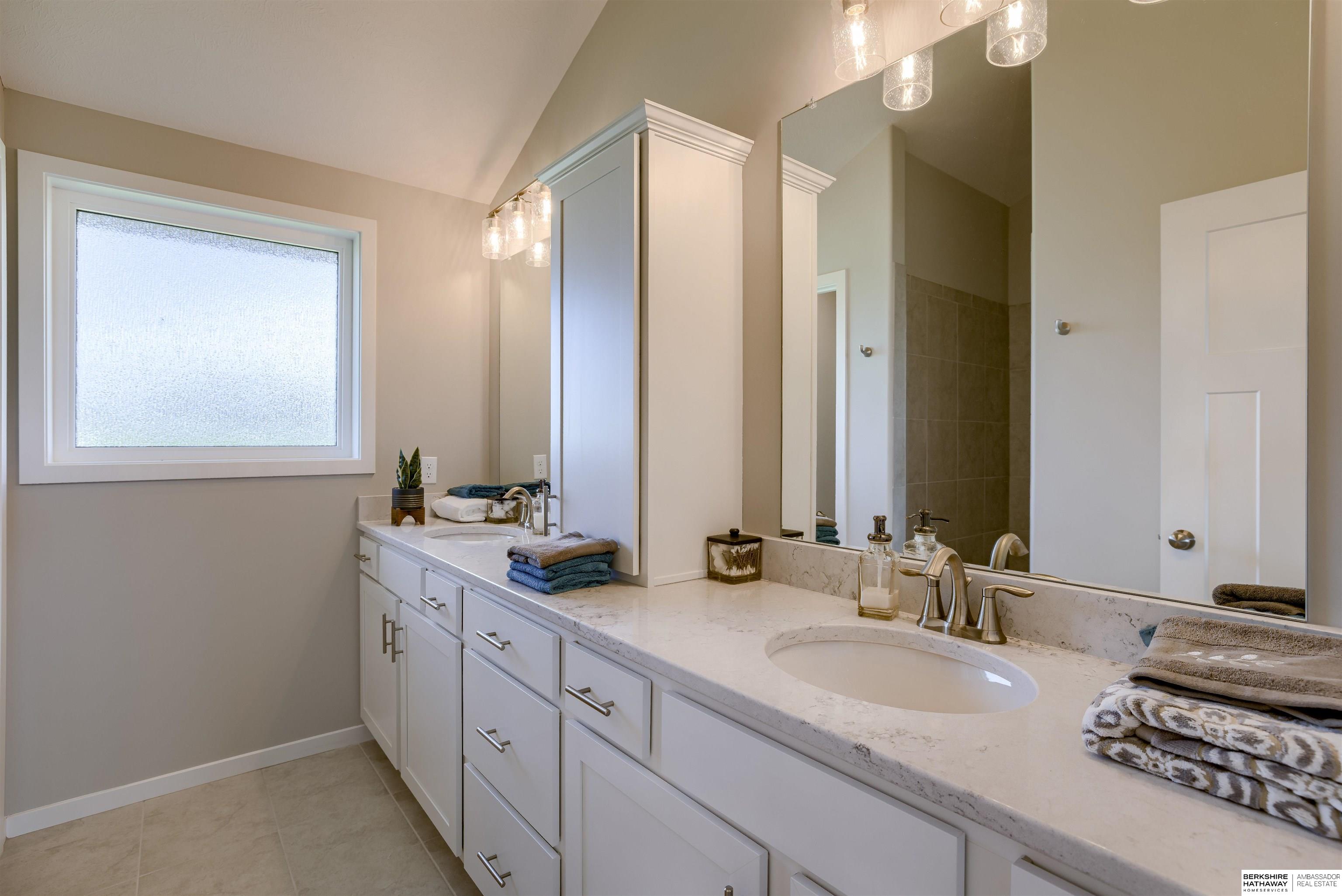 Bellevue, Nebraska 68123, United States, 4 Bedrooms Bedrooms, ,2 BathroomsBathrooms,Residential,Active,201867