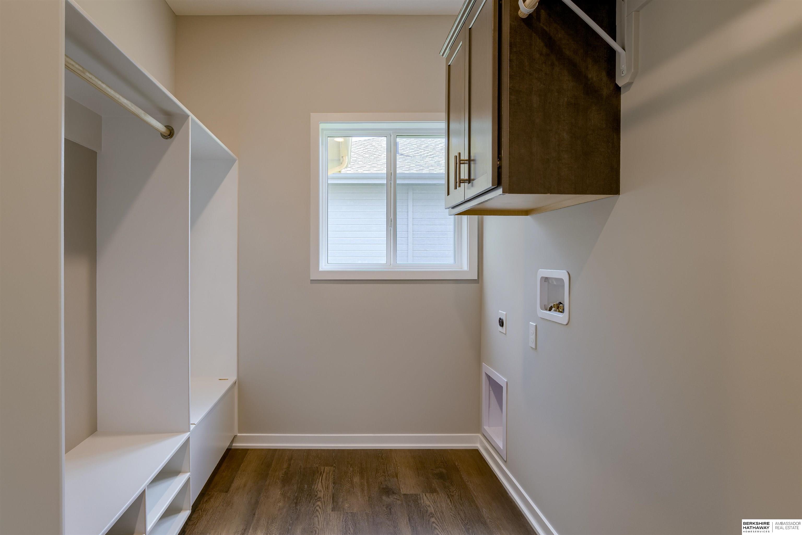 Bellevue, Nebraska 68123, United States, 4 Bedrooms Bedrooms, ,2 BathroomsBathrooms,Residential,Active,201867