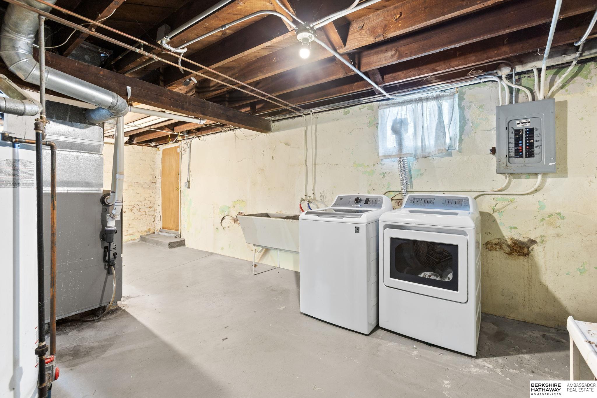 Omaha, Nebraska 68104, United States, 2 Bedrooms Bedrooms, ,1 BathroomBathrooms,Residential,Pending,204141