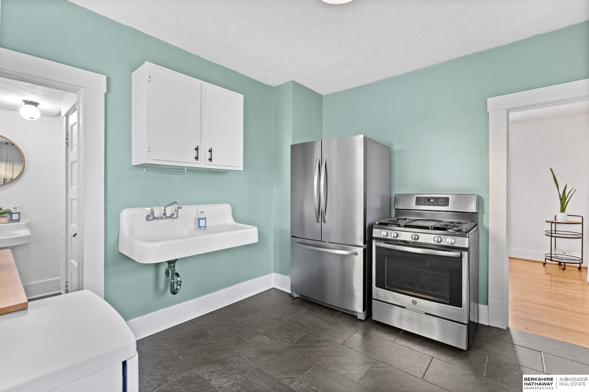 Omaha, Nebraska 68104, United States, 2 Bedrooms Bedrooms, ,1 BathroomBathrooms,Residential,Pending,204141