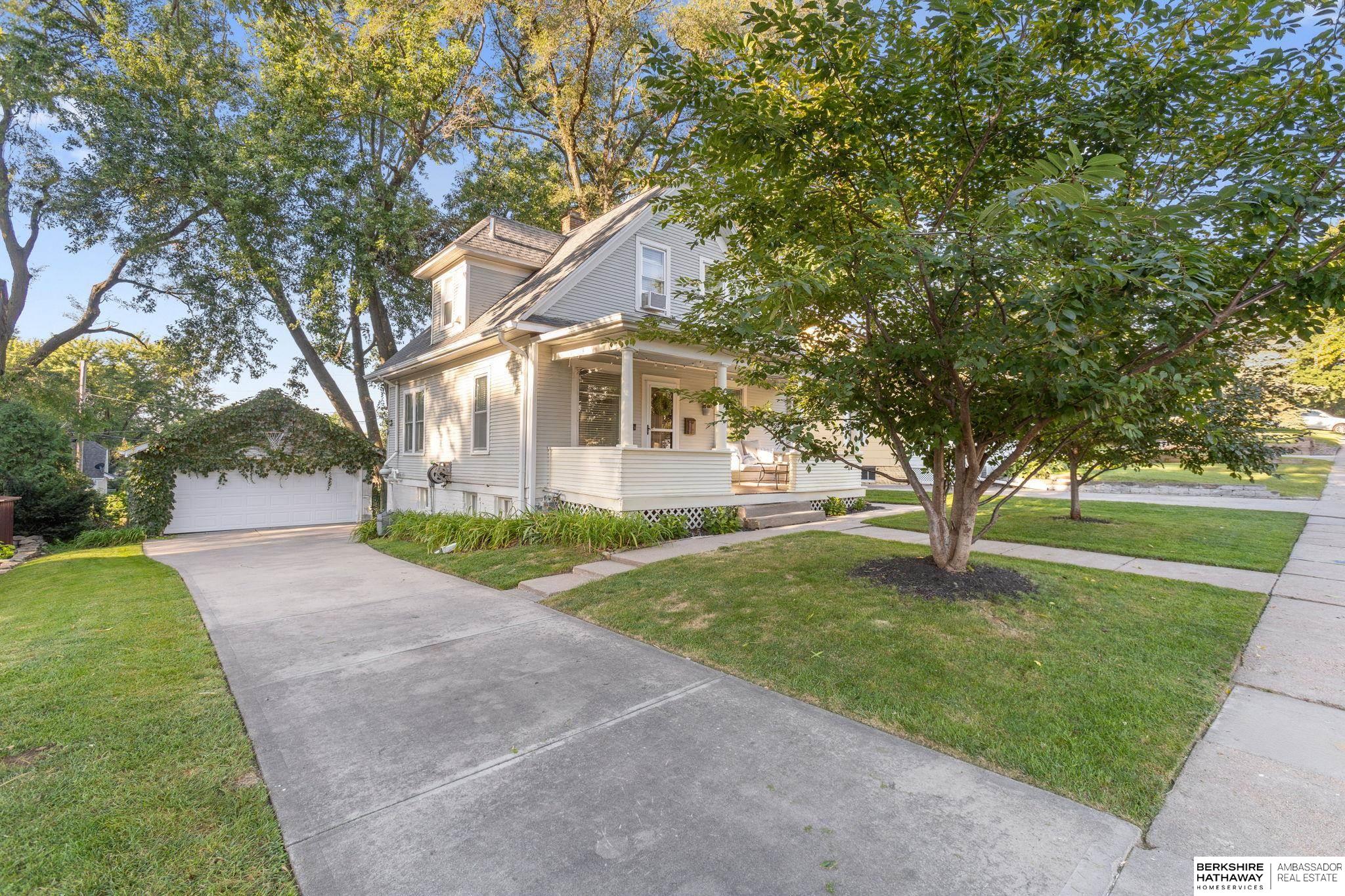 Omaha, Nebraska 68104, United States, 2 Bedrooms Bedrooms, ,1 BathroomBathrooms,Residential,Pending,204141