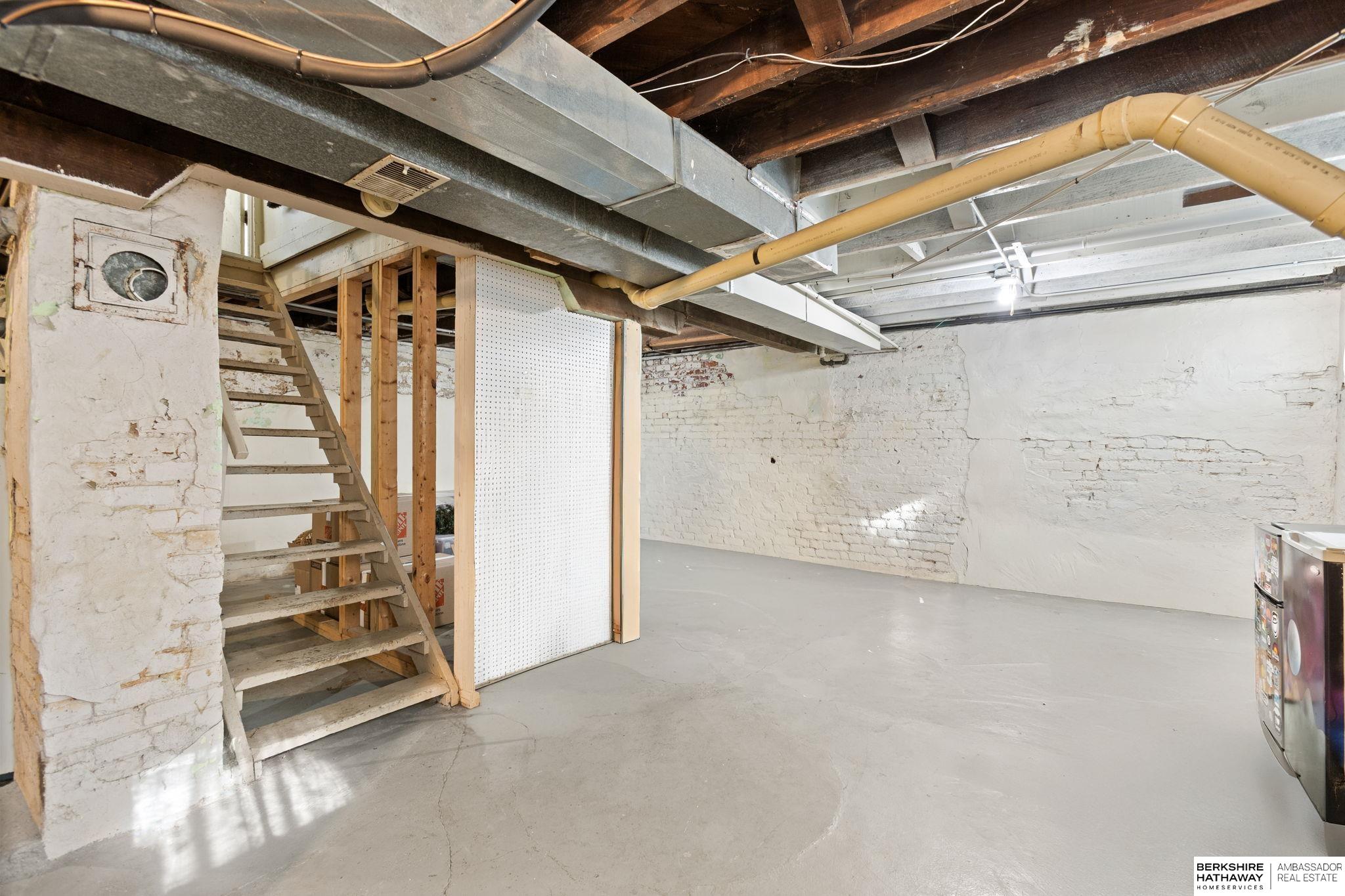 Omaha, Nebraska 68104, United States, 2 Bedrooms Bedrooms, ,1 BathroomBathrooms,Residential,Pending,204141