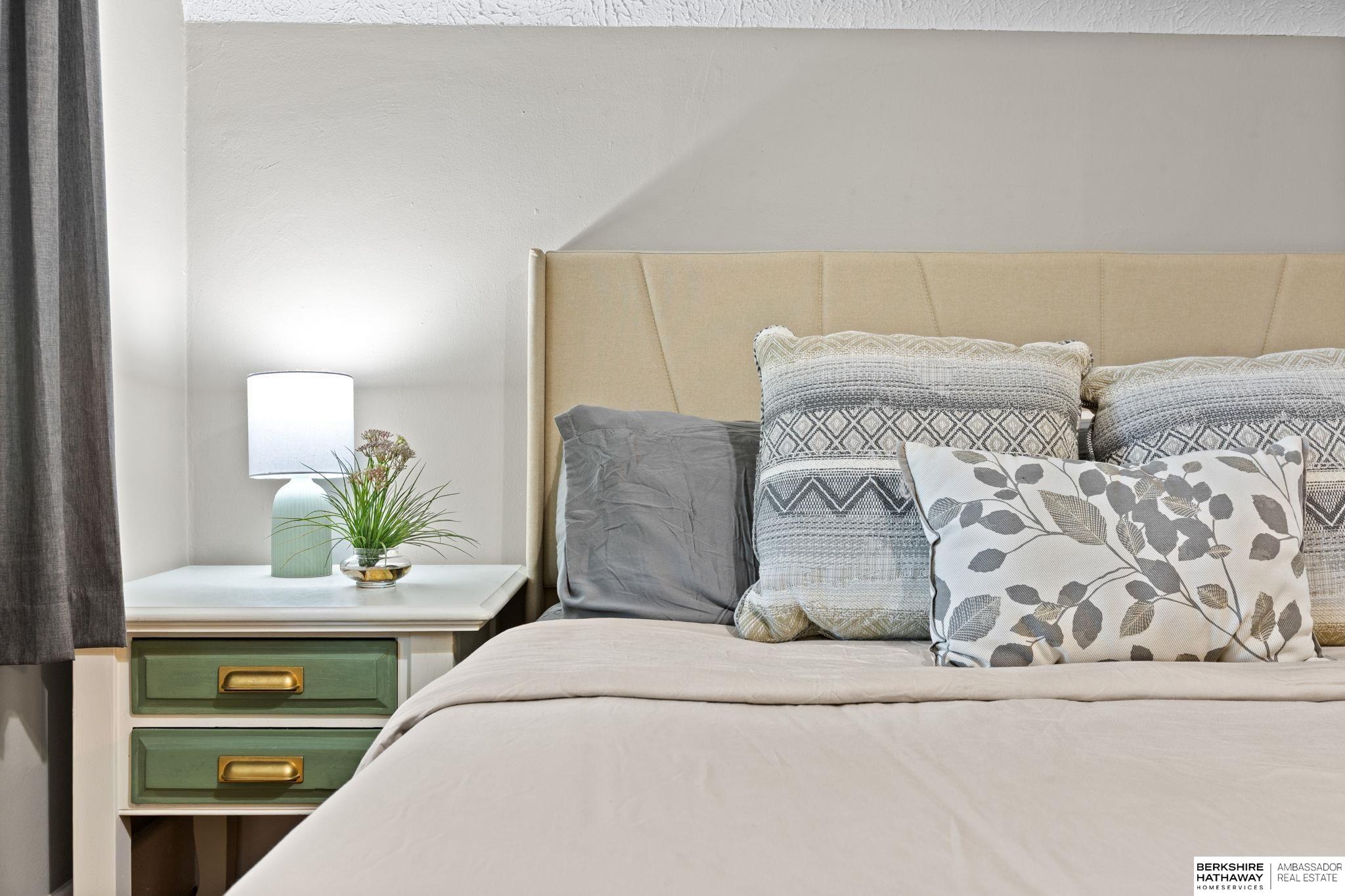 Omaha, Nebraska 68104, United States, 2 Bedrooms Bedrooms, ,1 BathroomBathrooms,Residential,Pending,204141