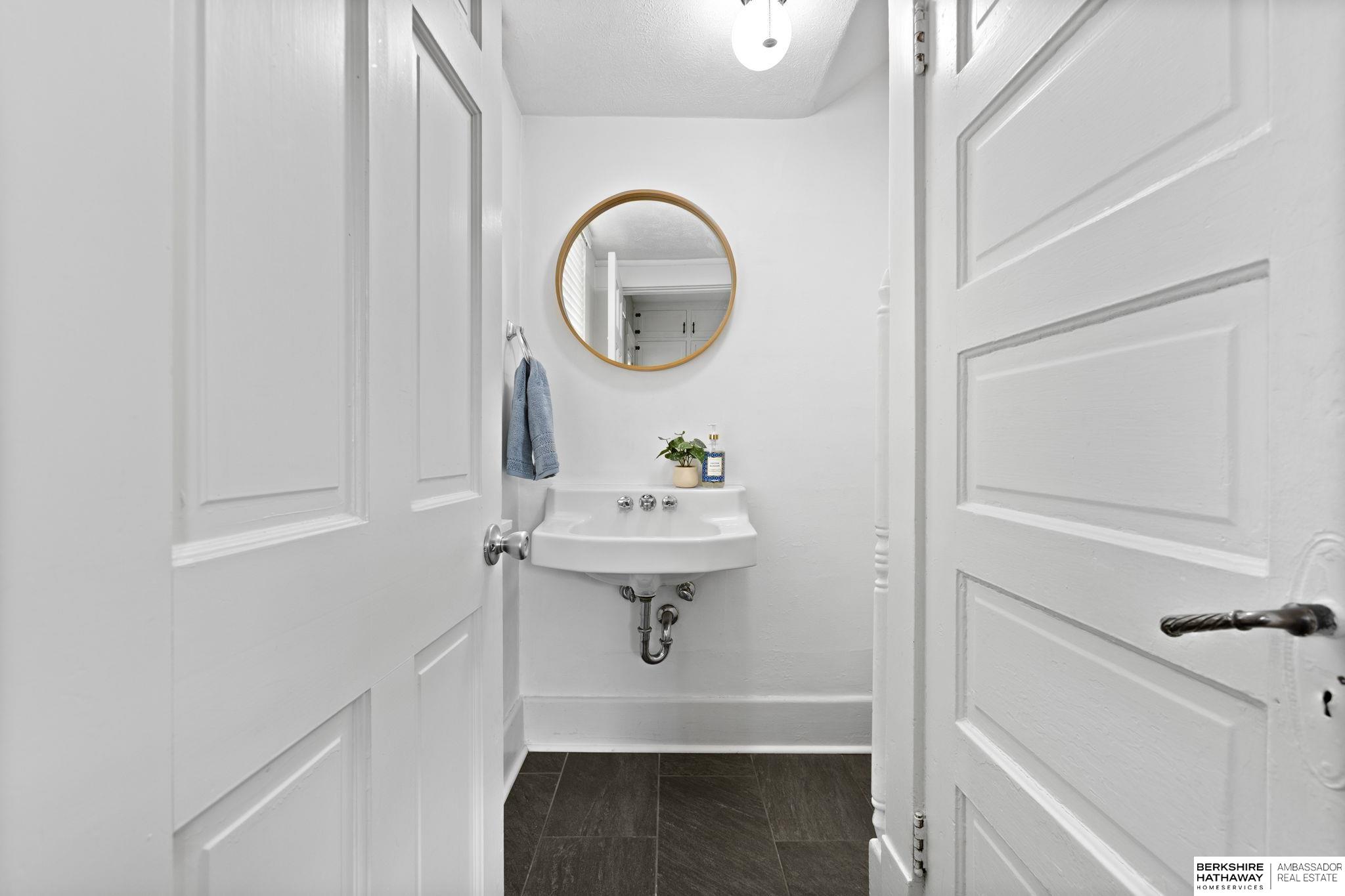 Omaha, Nebraska 68104, United States, 2 Bedrooms Bedrooms, ,1 BathroomBathrooms,Residential,Pending,204141