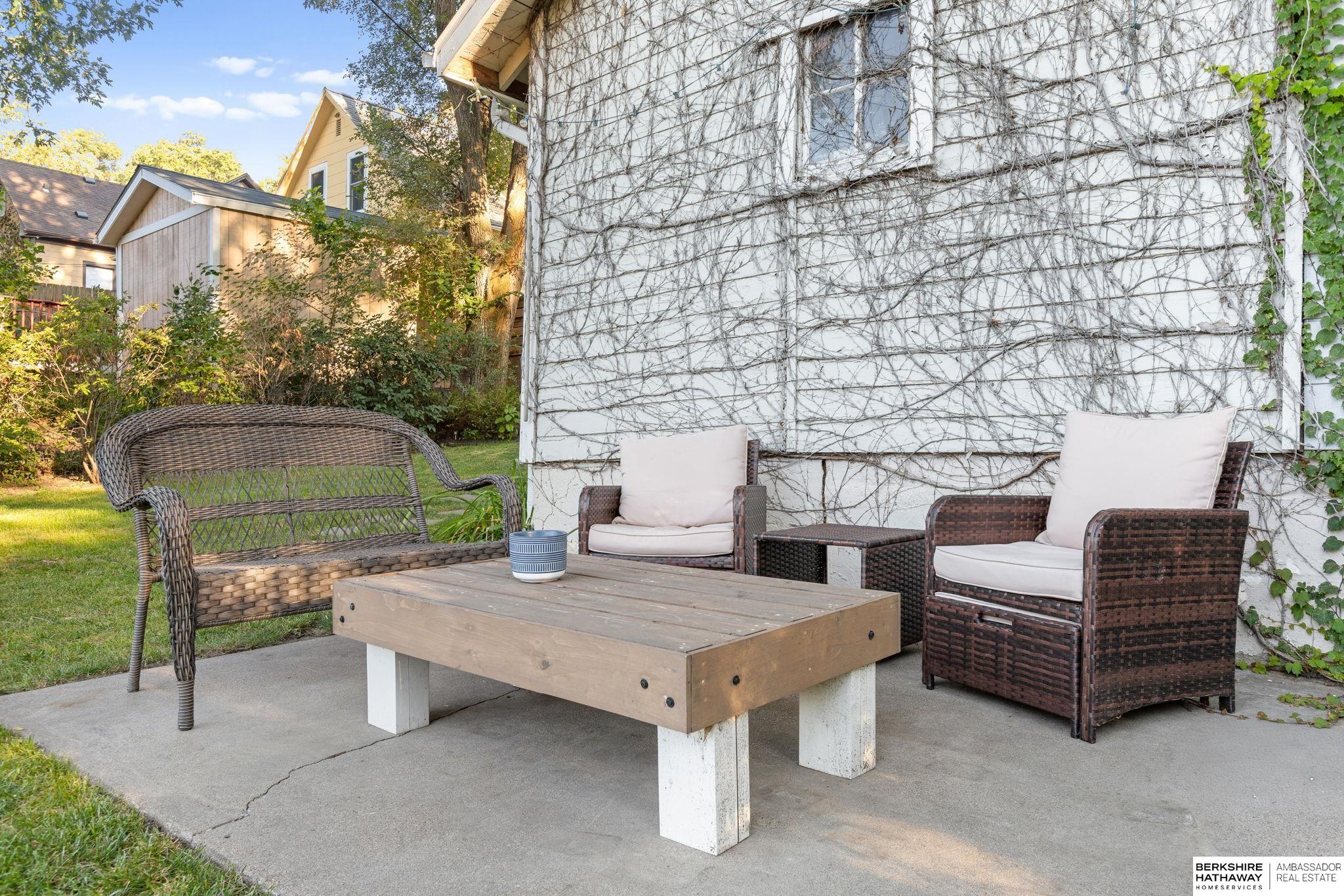 Omaha, Nebraska 68104, United States, 2 Bedrooms Bedrooms, ,1 BathroomBathrooms,Residential,Pending,204141