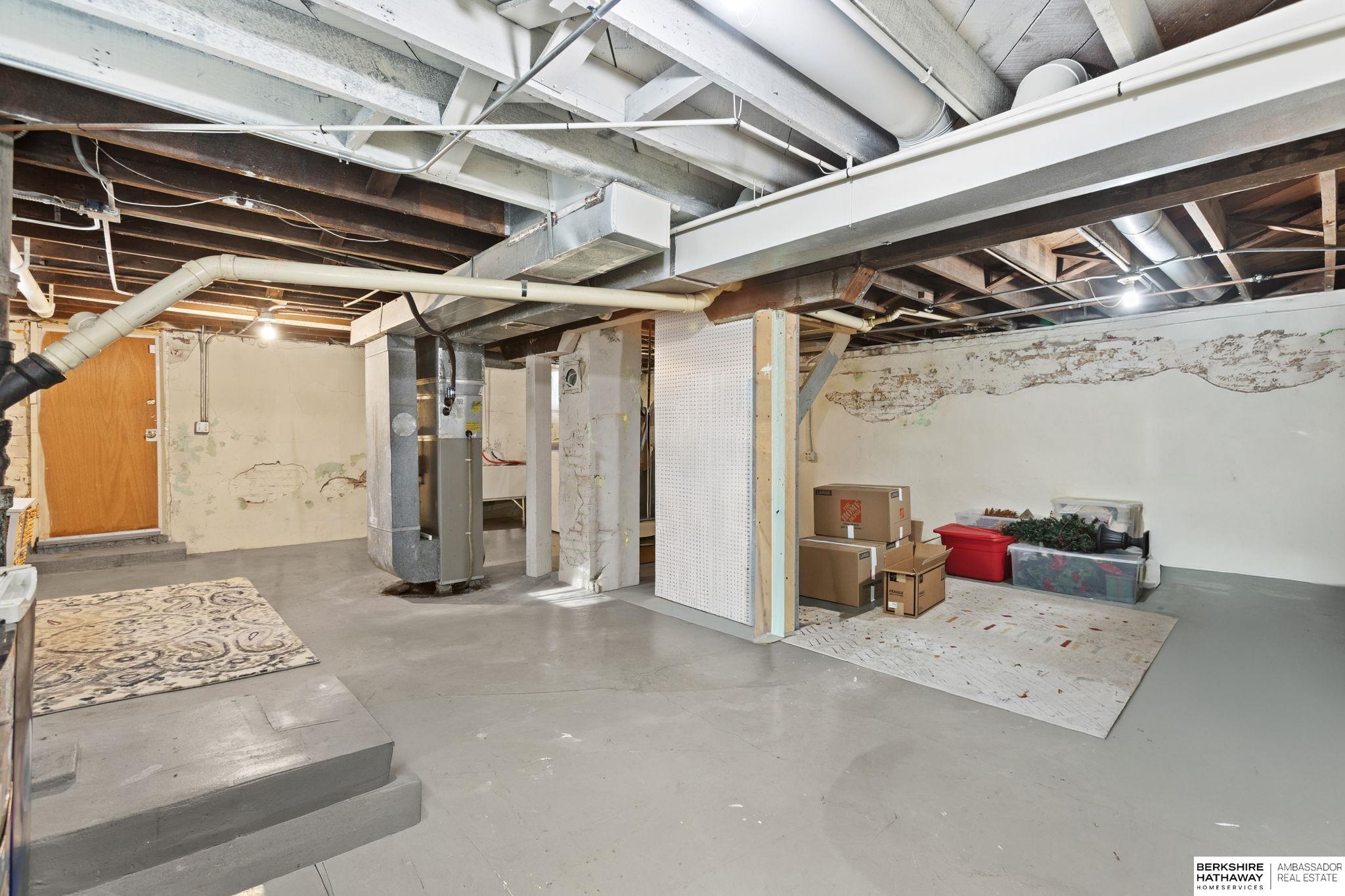 Omaha, Nebraska 68104, United States, 2 Bedrooms Bedrooms, ,1 BathroomBathrooms,Residential,Pending,204141