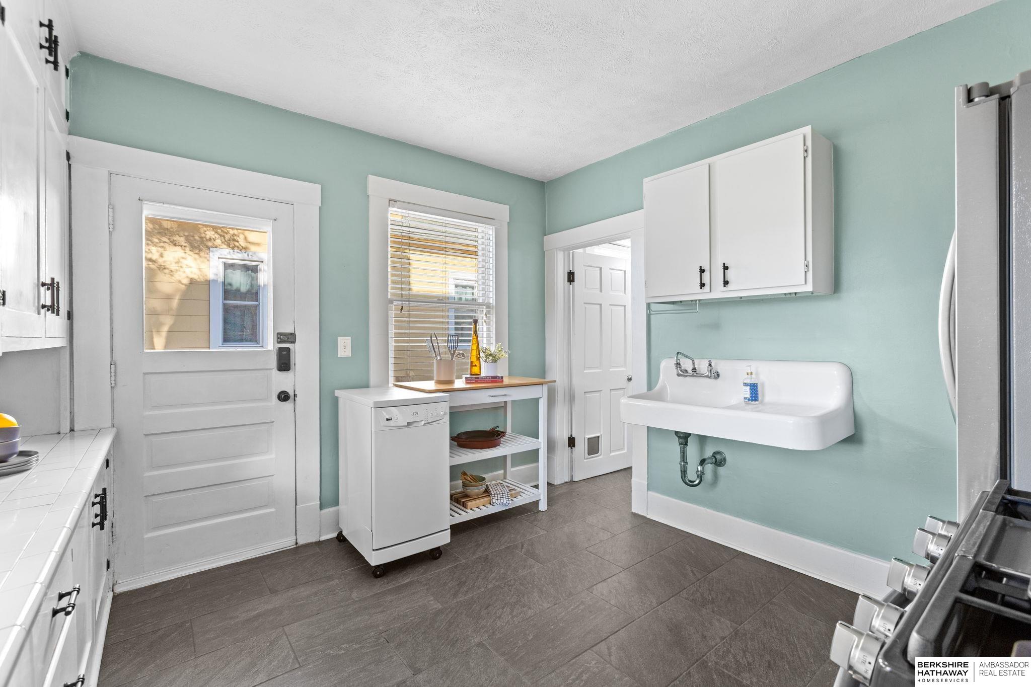 Omaha, Nebraska 68104, United States, 2 Bedrooms Bedrooms, ,1 BathroomBathrooms,Residential,Pending,204141