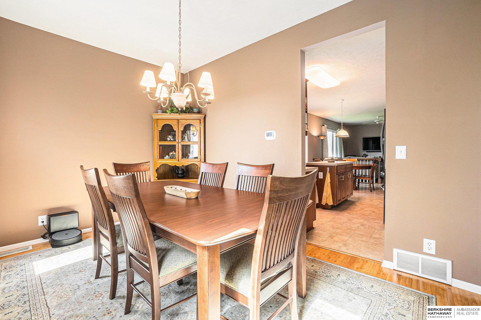 Omaha, Nebraska 68135, United States, 5 Bedrooms Bedrooms, ,3 BathroomsBathrooms,Residential,Active,175524