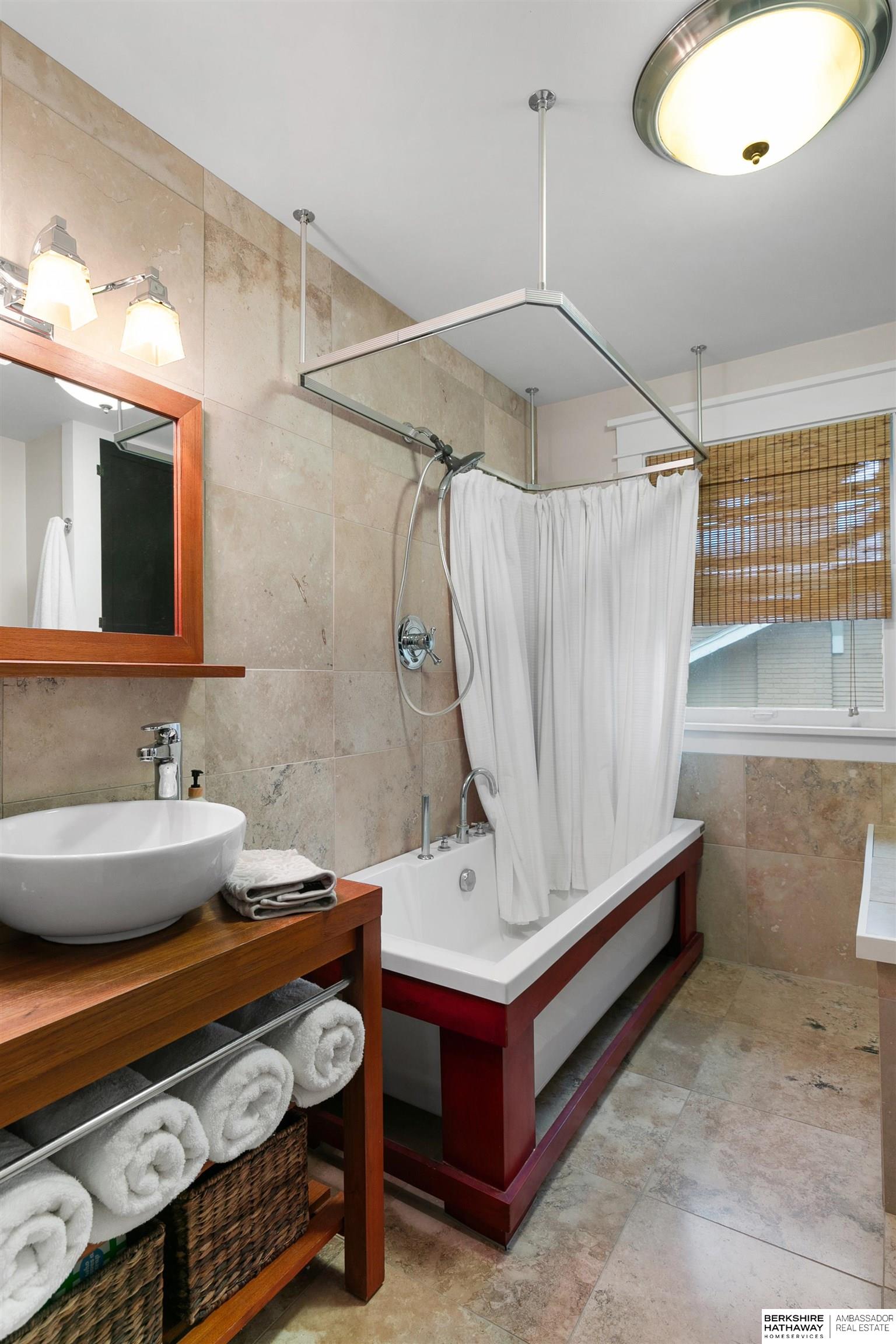 Lincoln, Nebraska 68502, United States, 3 Bedrooms Bedrooms, ,1 BathroomBathrooms,Residential,Active,145883