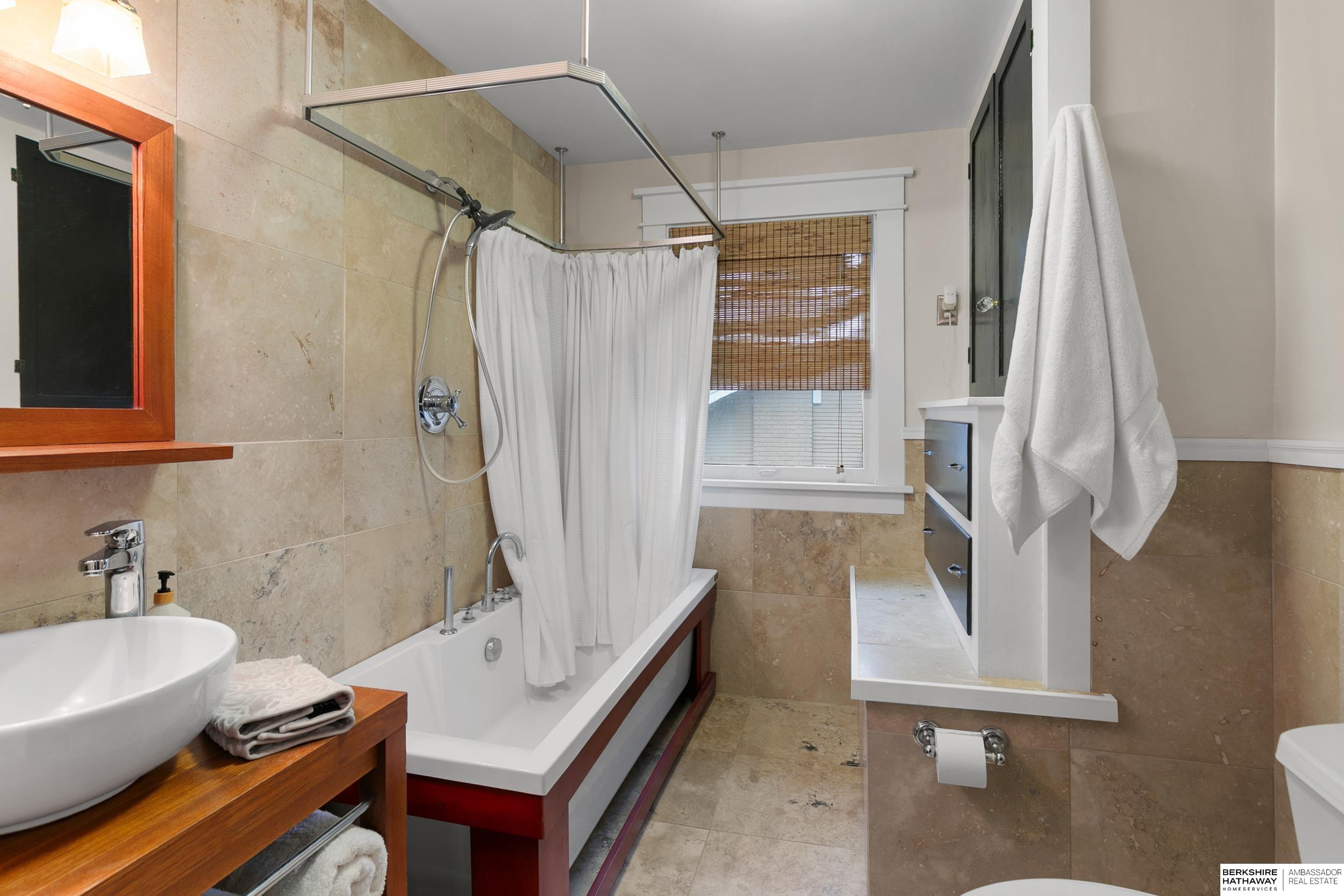 Lincoln, Nebraska 68502, United States, 3 Bedrooms Bedrooms, ,1 BathroomBathrooms,Residential,Active,145883