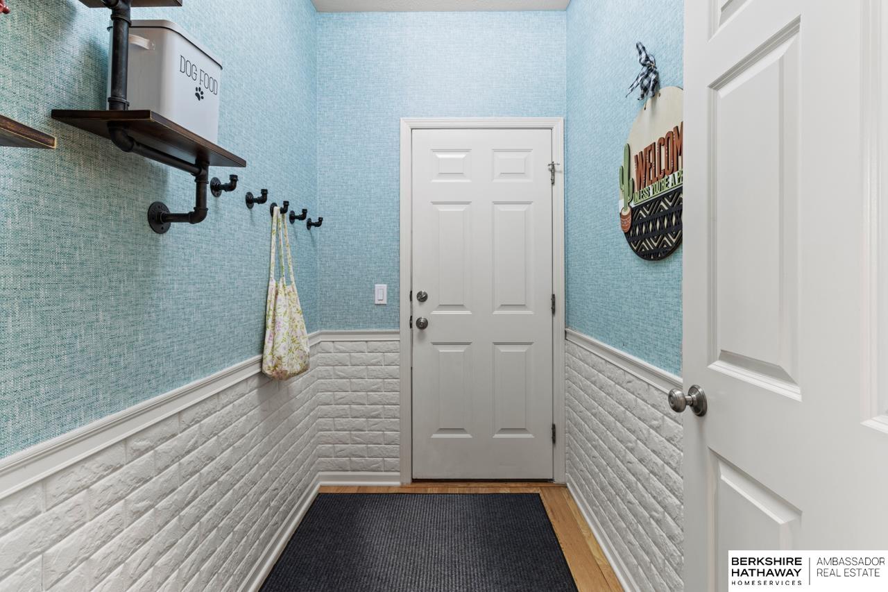 Omaha, Nebraska 68184, United States, 4 Bedrooms Bedrooms, ,3 BathroomsBathrooms,Residential,Pending,154833