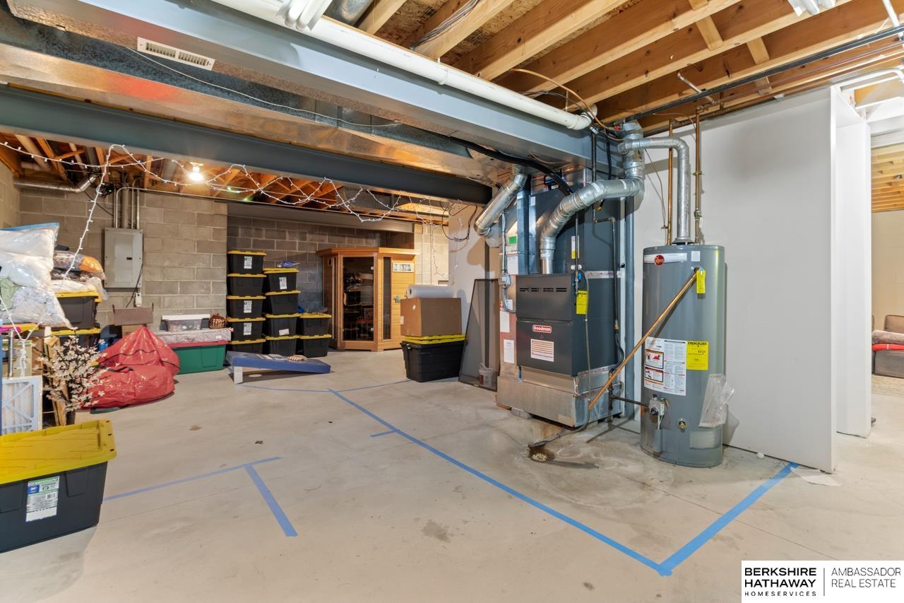 Omaha, Nebraska 68184, United States, 4 Bedrooms Bedrooms, ,3 BathroomsBathrooms,Residential,Pending,154833