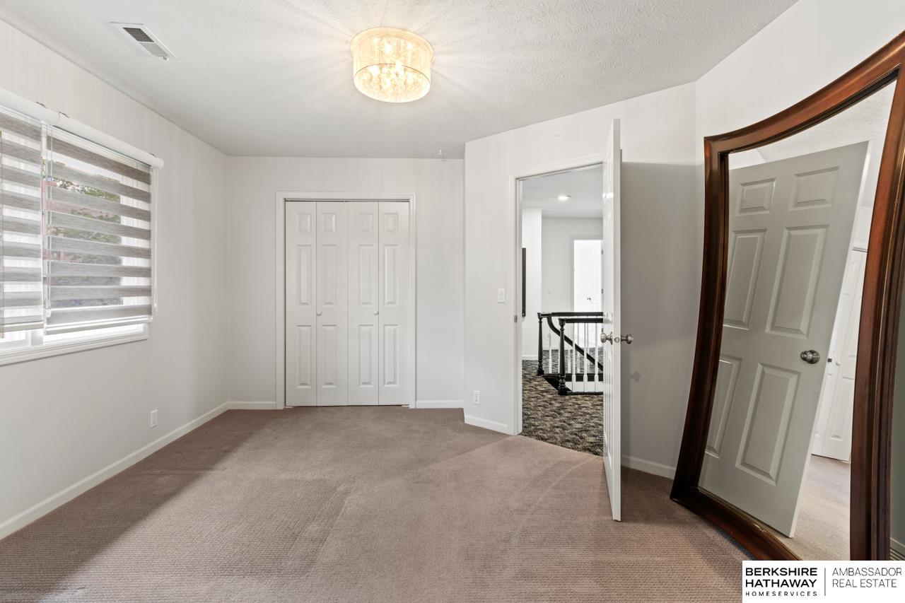 Omaha, Nebraska 68184, United States, 4 Bedrooms Bedrooms, ,3 BathroomsBathrooms,Residential,Pending,154833