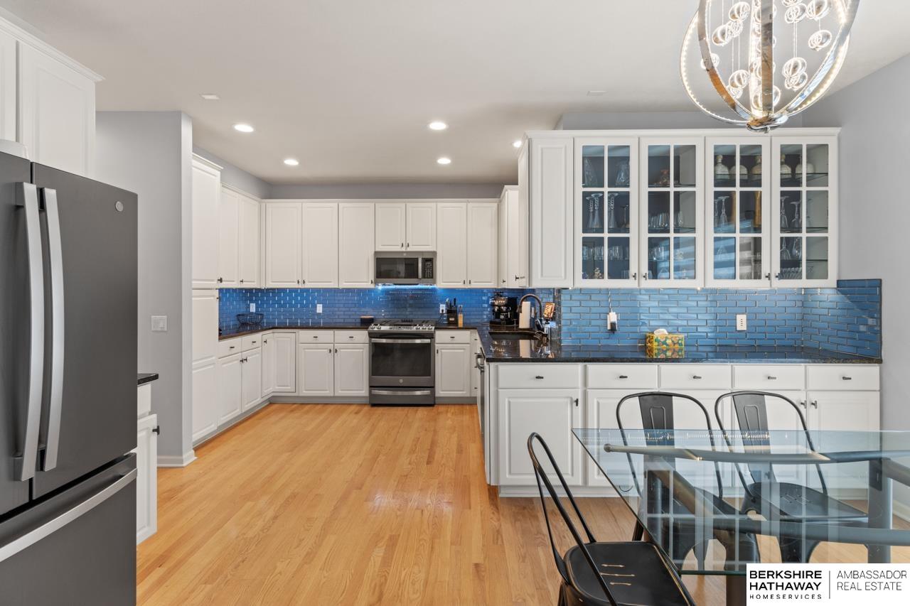 Omaha, Nebraska 68184, United States, 4 Bedrooms Bedrooms, ,3 BathroomsBathrooms,Residential,Pending,154833