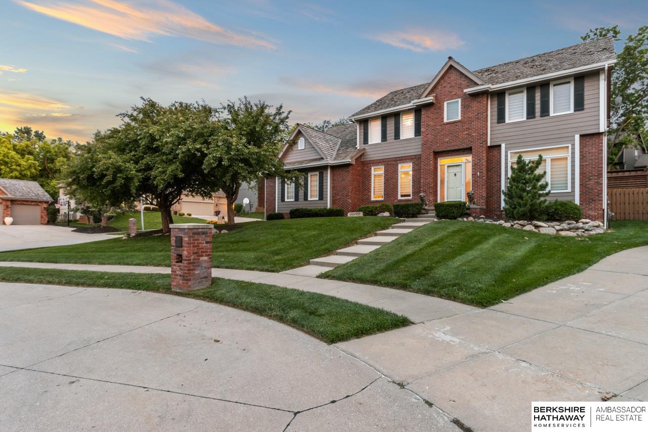 Omaha, Nebraska 68184, United States, 4 Bedrooms Bedrooms, ,3 BathroomsBathrooms,Residential,Pending,154833