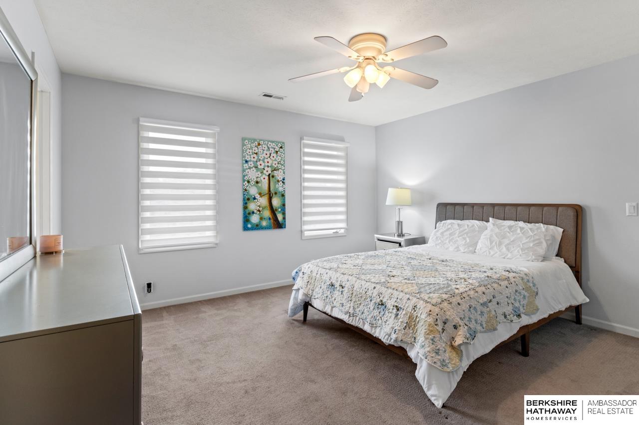 Omaha, Nebraska 68184, United States, 4 Bedrooms Bedrooms, ,3 BathroomsBathrooms,Residential,Pending,154833