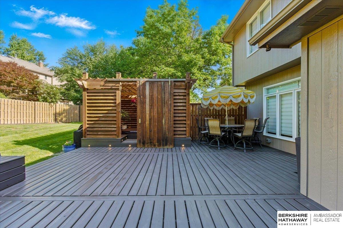 Omaha, Nebraska 68184, United States, 4 Bedrooms Bedrooms, ,3 BathroomsBathrooms,Residential,Pending,154833