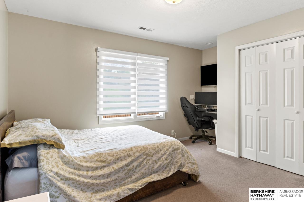 Omaha, Nebraska 68184, United States, 4 Bedrooms Bedrooms, ,3 BathroomsBathrooms,Residential,Pending,154833