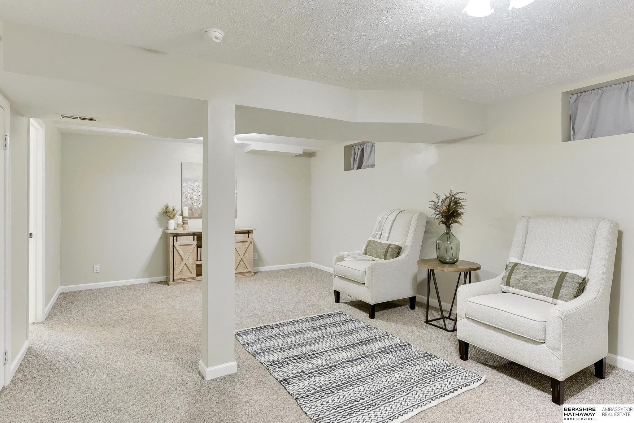 Omaha, Nebraska 68124, United States, 3 Bedrooms Bedrooms, ,2 BathroomsBathrooms,Residential,Active,122788