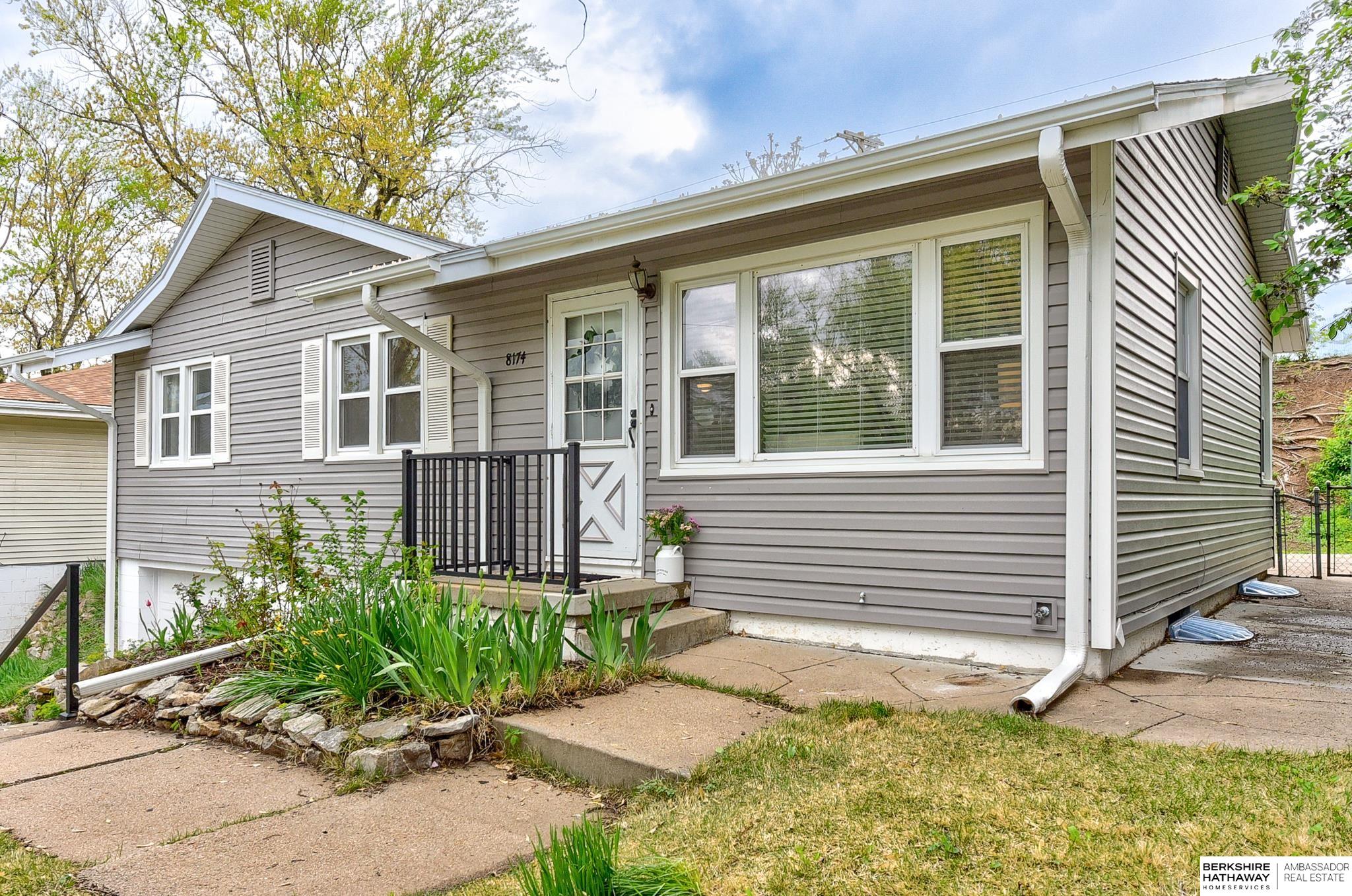 Omaha, Nebraska 68124, United States, 3 Bedrooms Bedrooms, ,2 BathroomsBathrooms,Residential,Active,122788