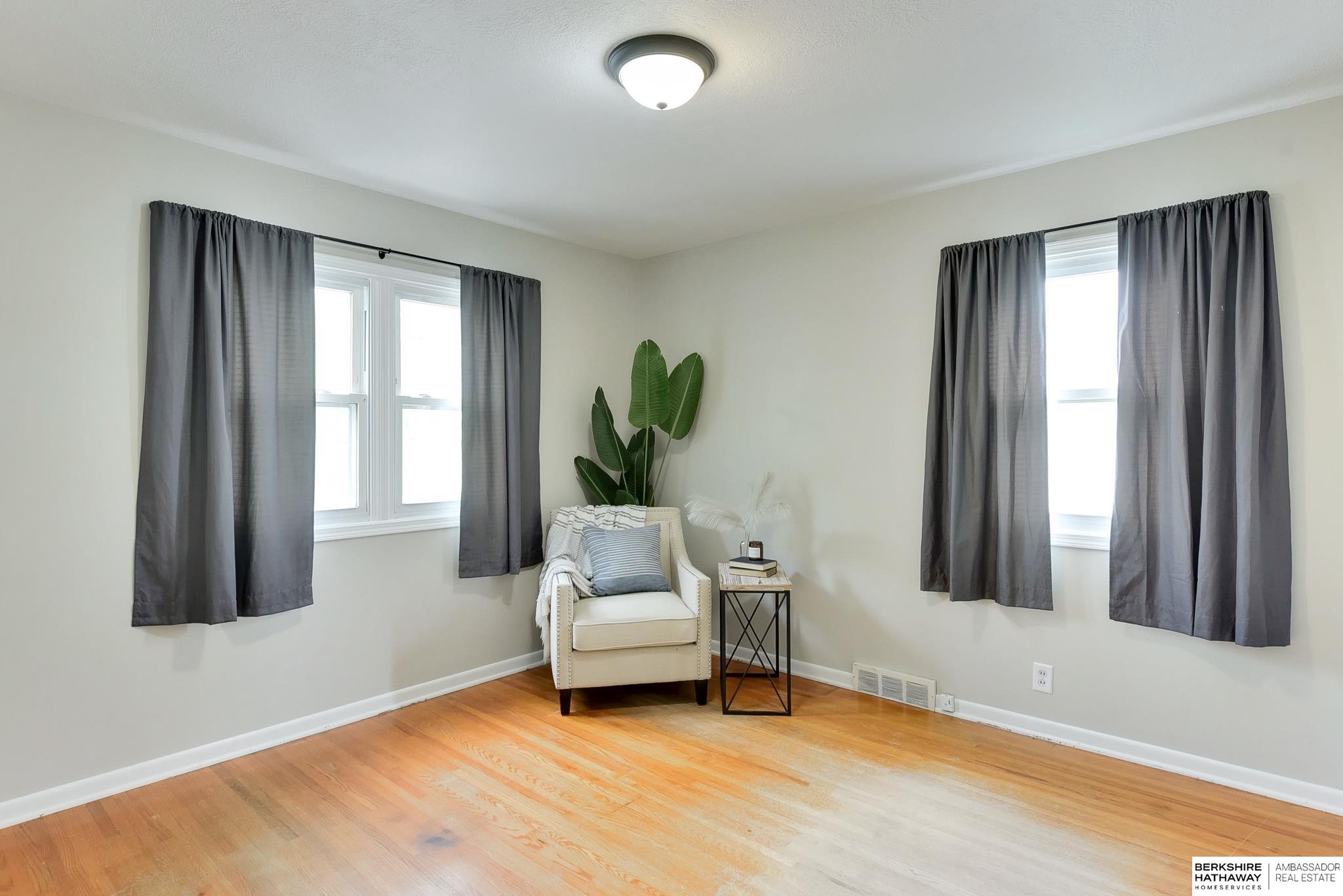 Omaha, Nebraska 68124, United States, 3 Bedrooms Bedrooms, ,2 BathroomsBathrooms,Residential,Active,122788