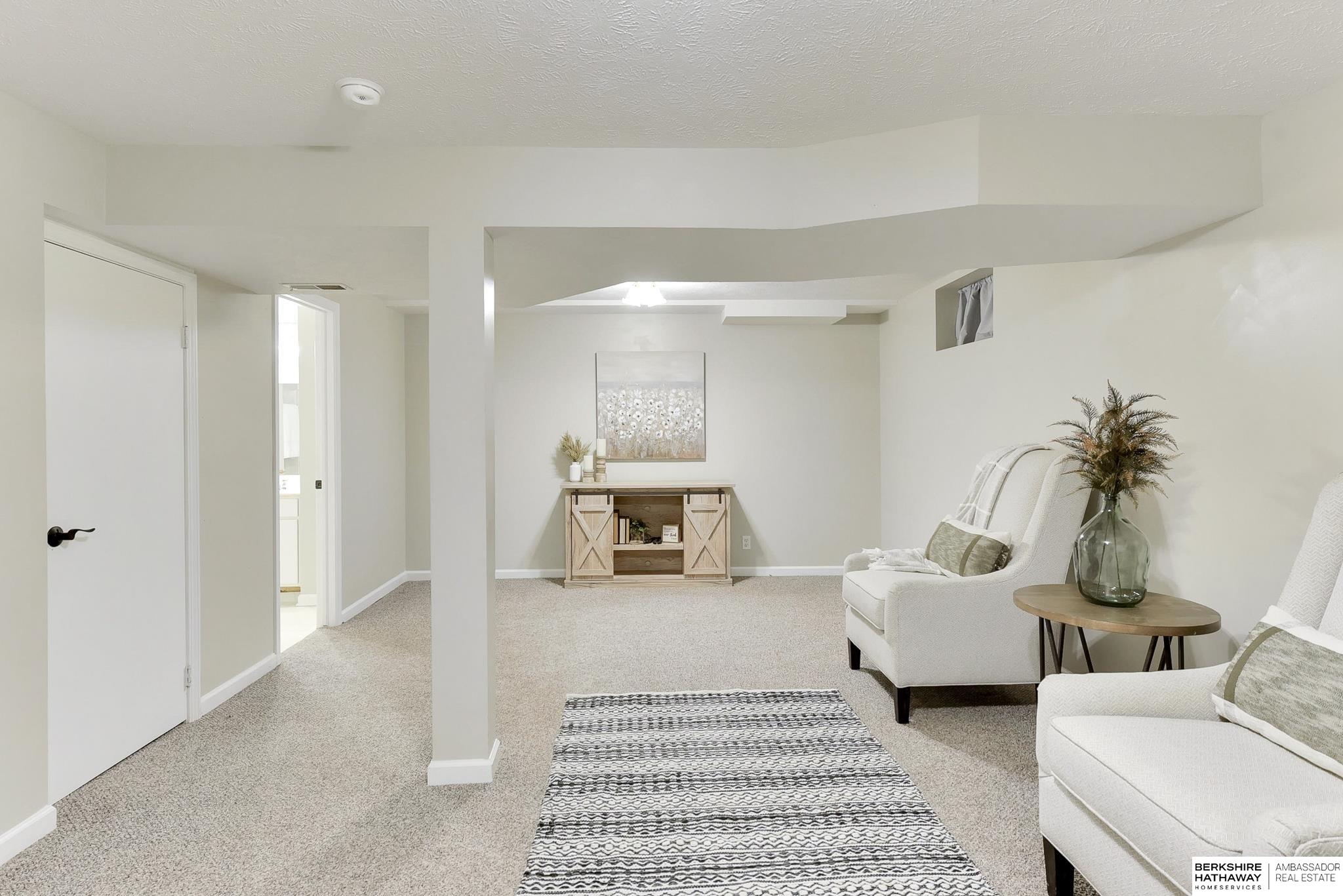 Omaha, Nebraska 68124, United States, 3 Bedrooms Bedrooms, ,2 BathroomsBathrooms,Residential,Active,122788