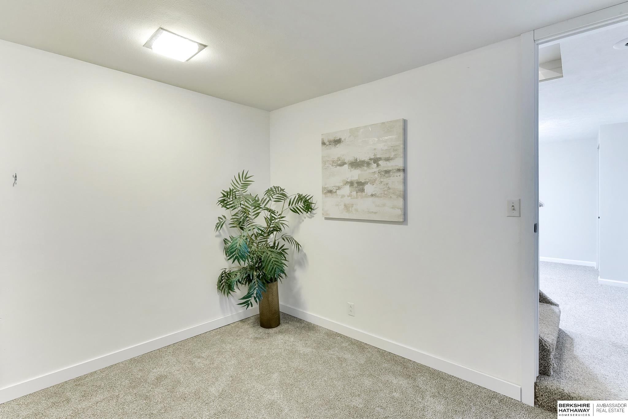 Omaha, Nebraska 68124, United States, 3 Bedrooms Bedrooms, ,2 BathroomsBathrooms,Residential,Active,122788